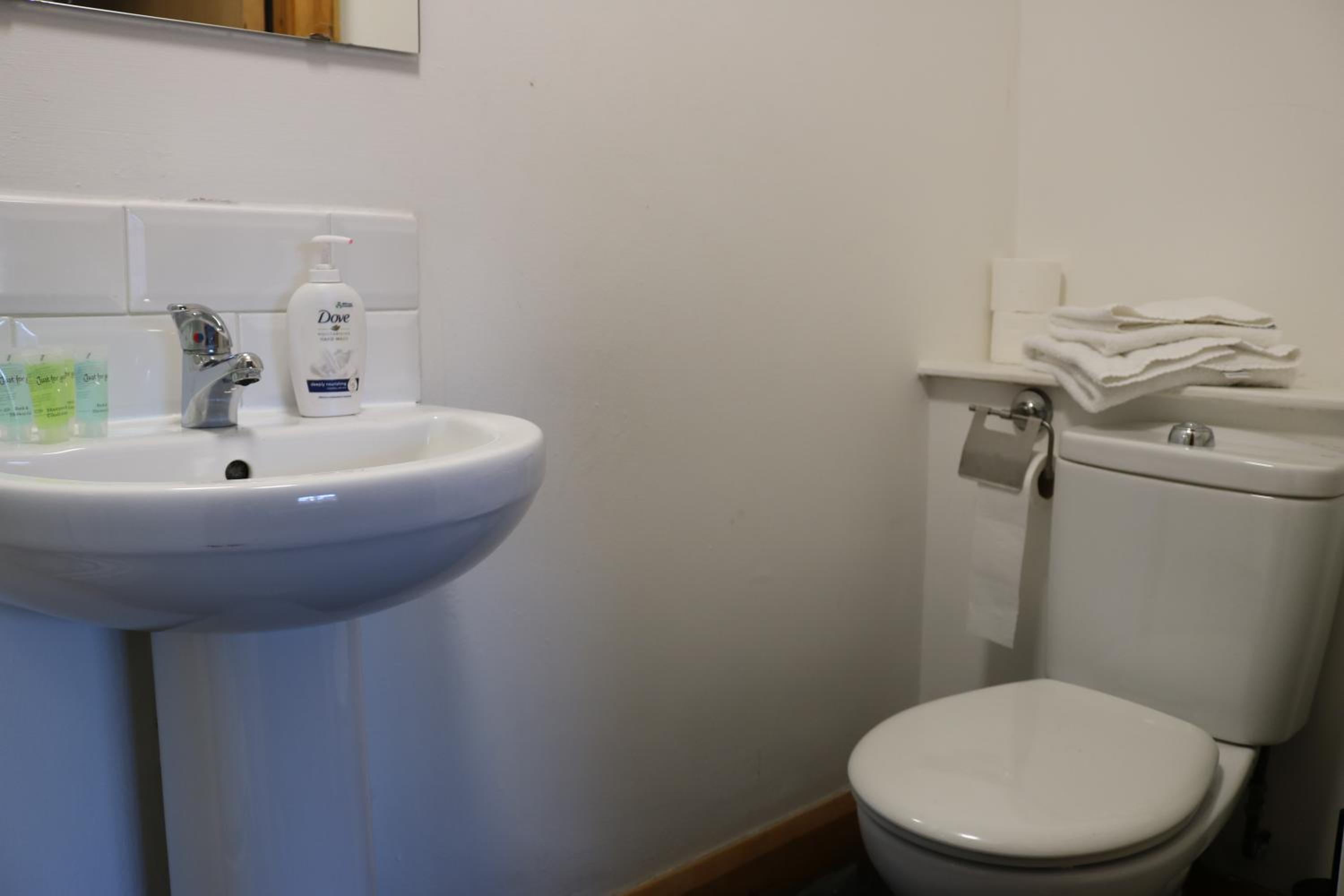 Standard Double Room - Photo 4