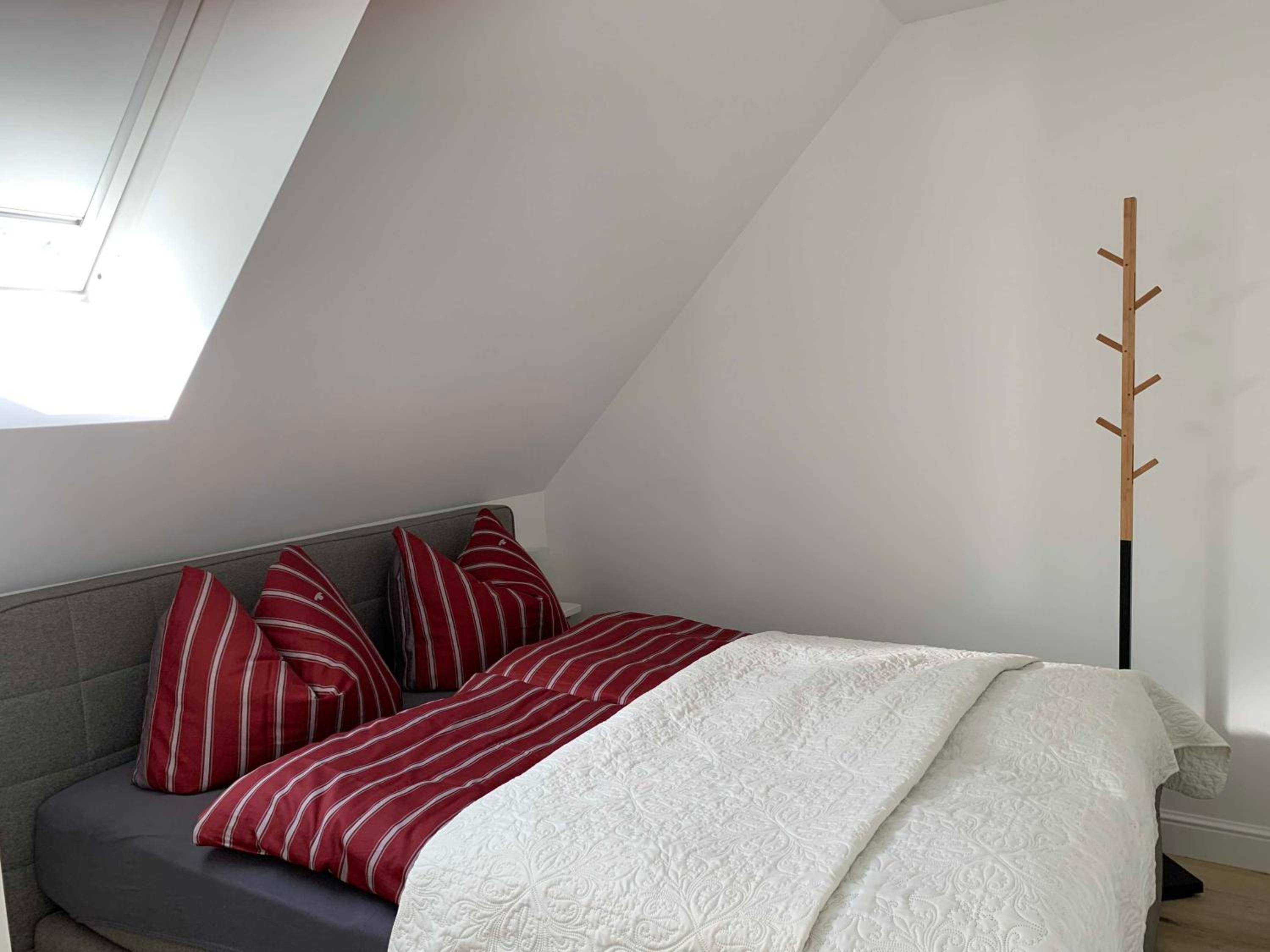 One-Bedroom Apartment with Shower photo 2