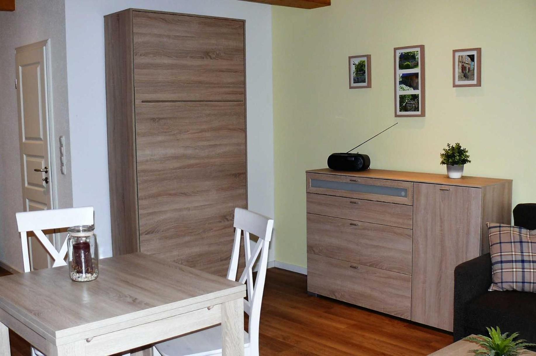 One-Bedroom Apartment with Shower photo 2