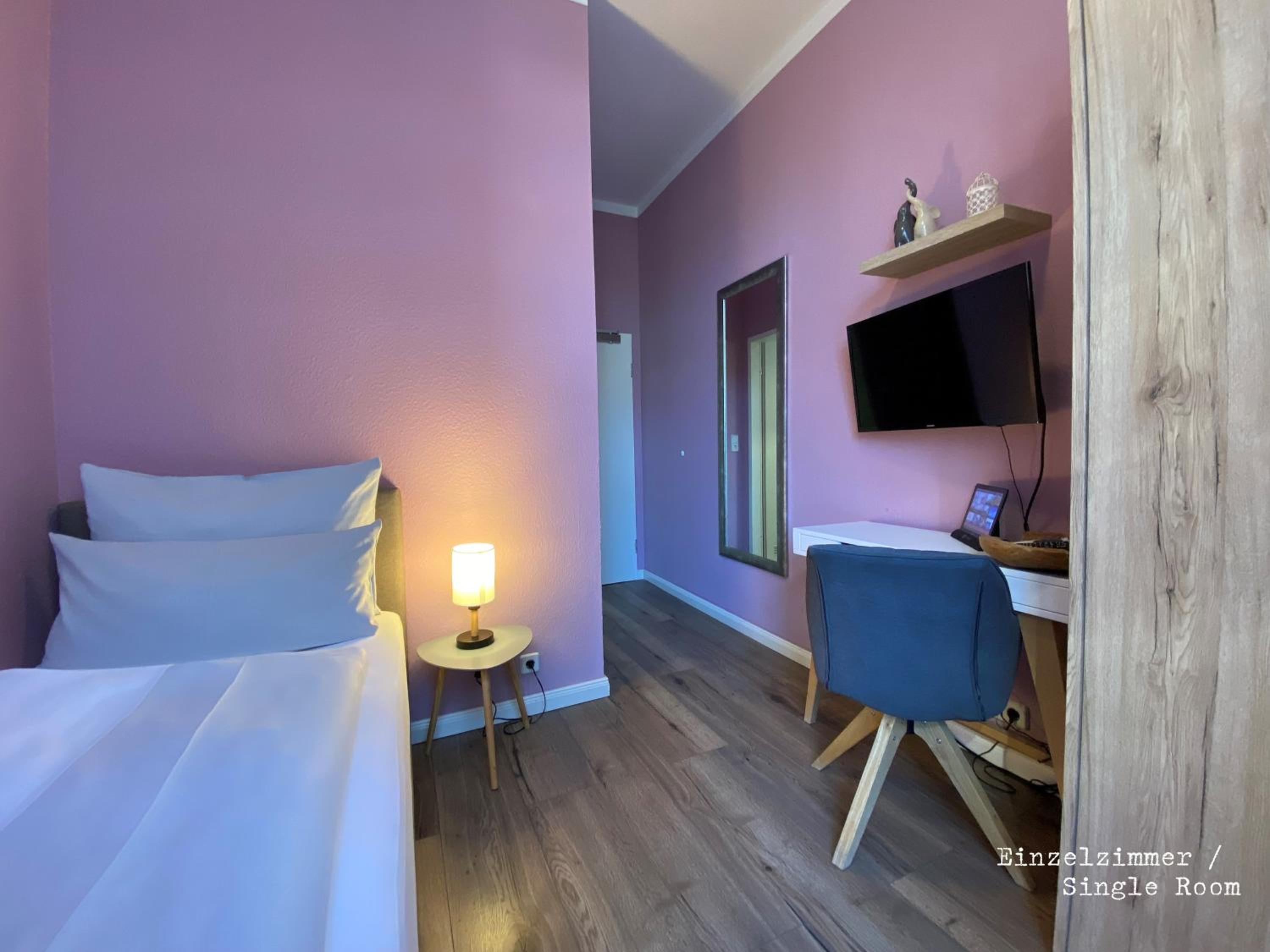 Single Room photo 2