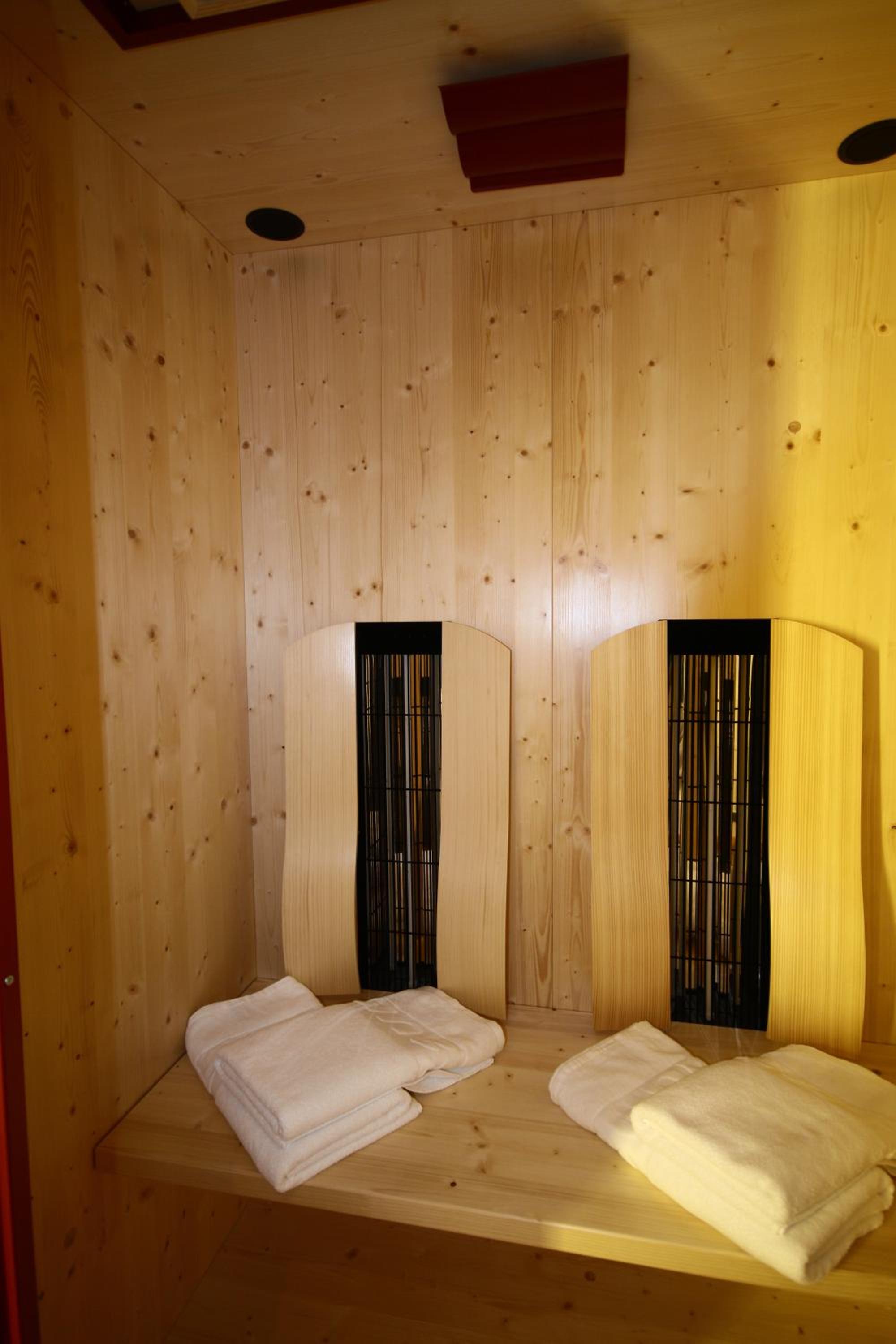 One-Bedroom Apartment - Photo 2
