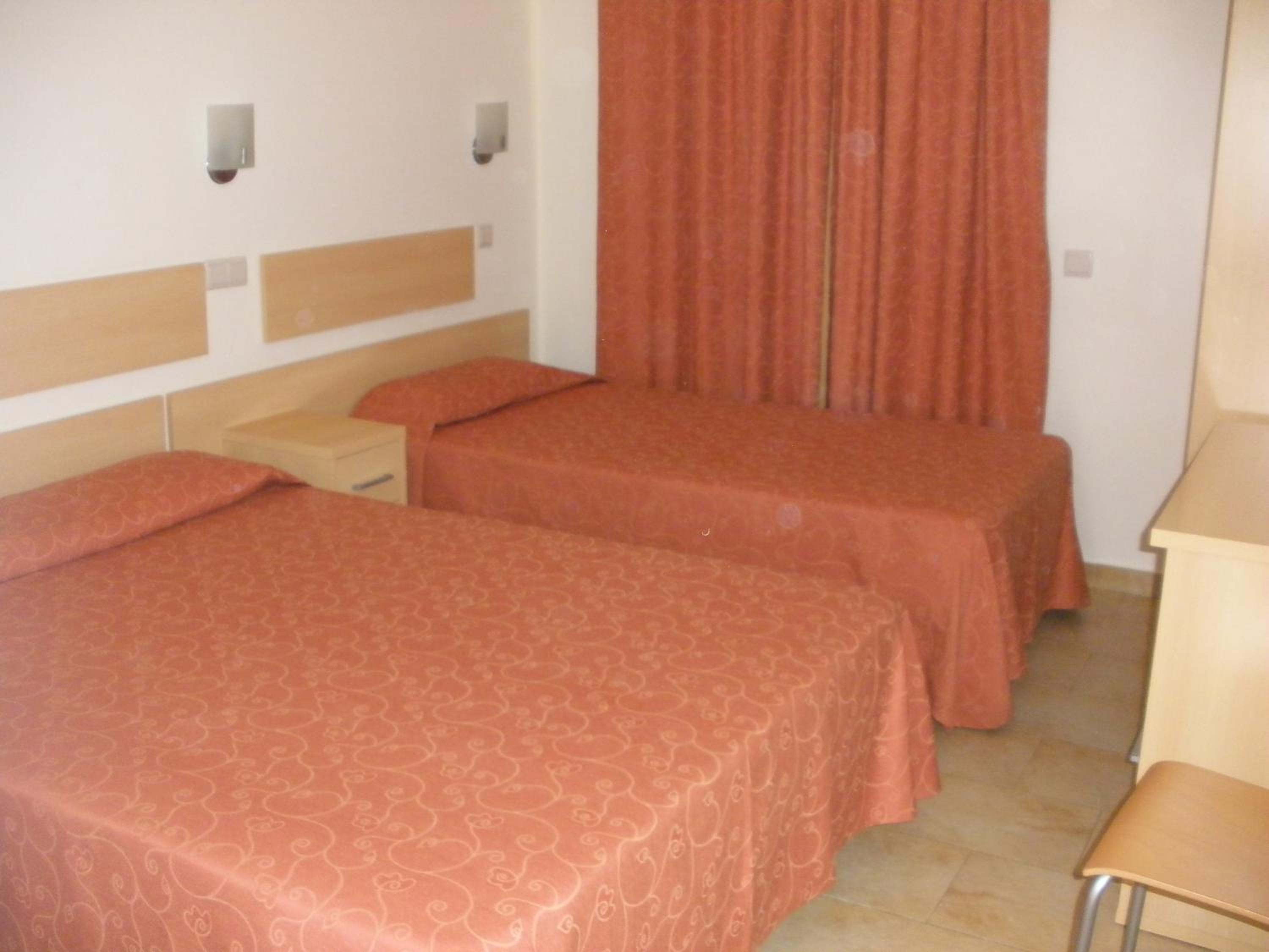 Triple Room - Photo 1