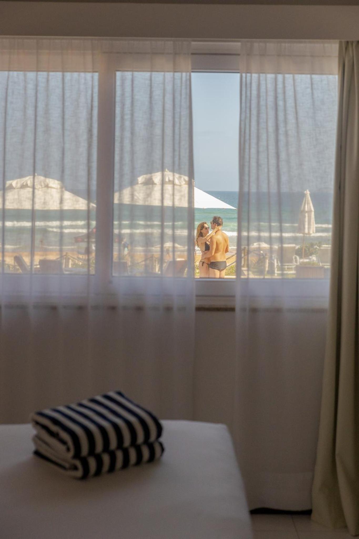 Master Room with Sea View - Photo 14