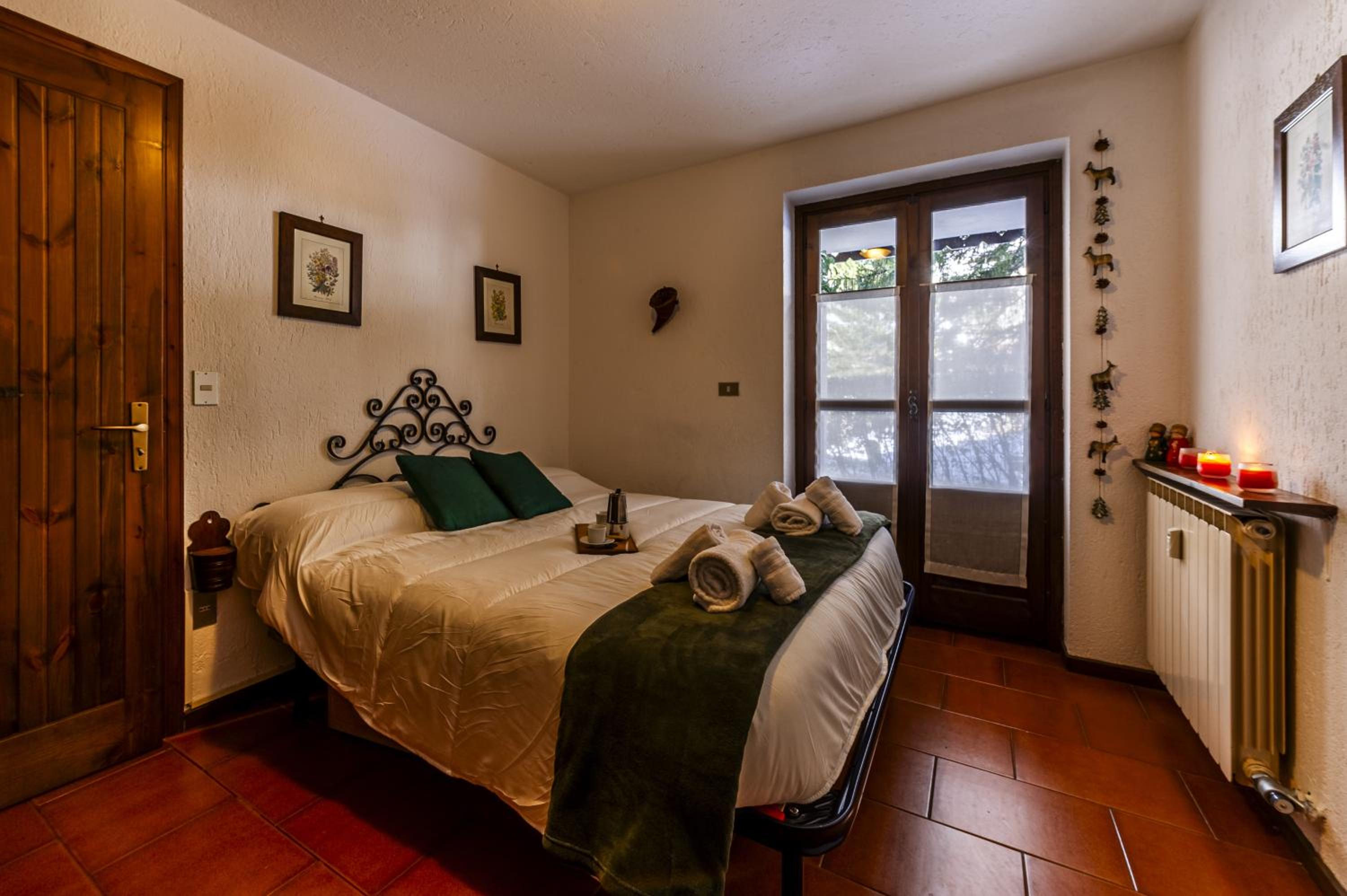 One-Bedroom Apartment photo 3