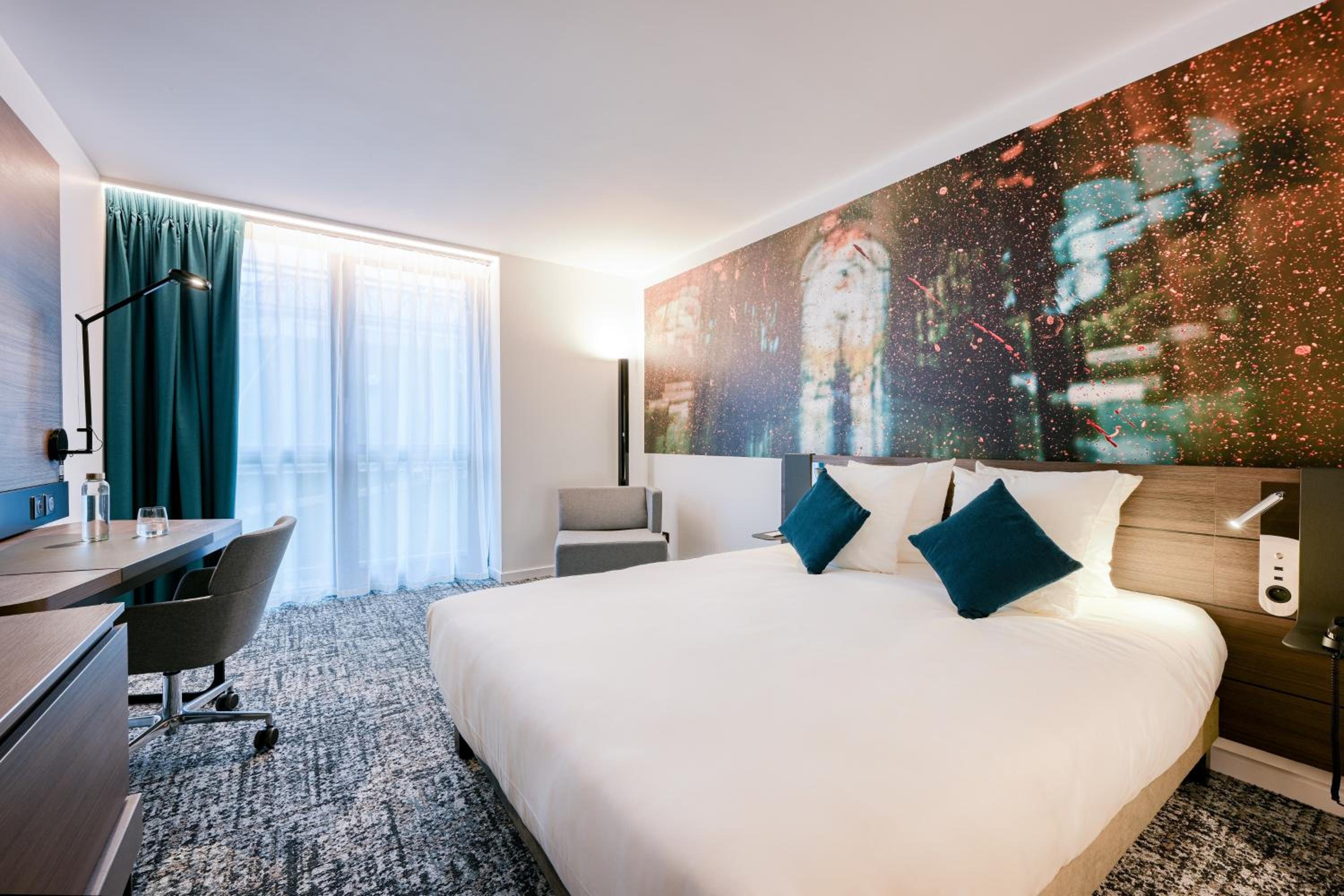 Superior Double Room thumbnail 5