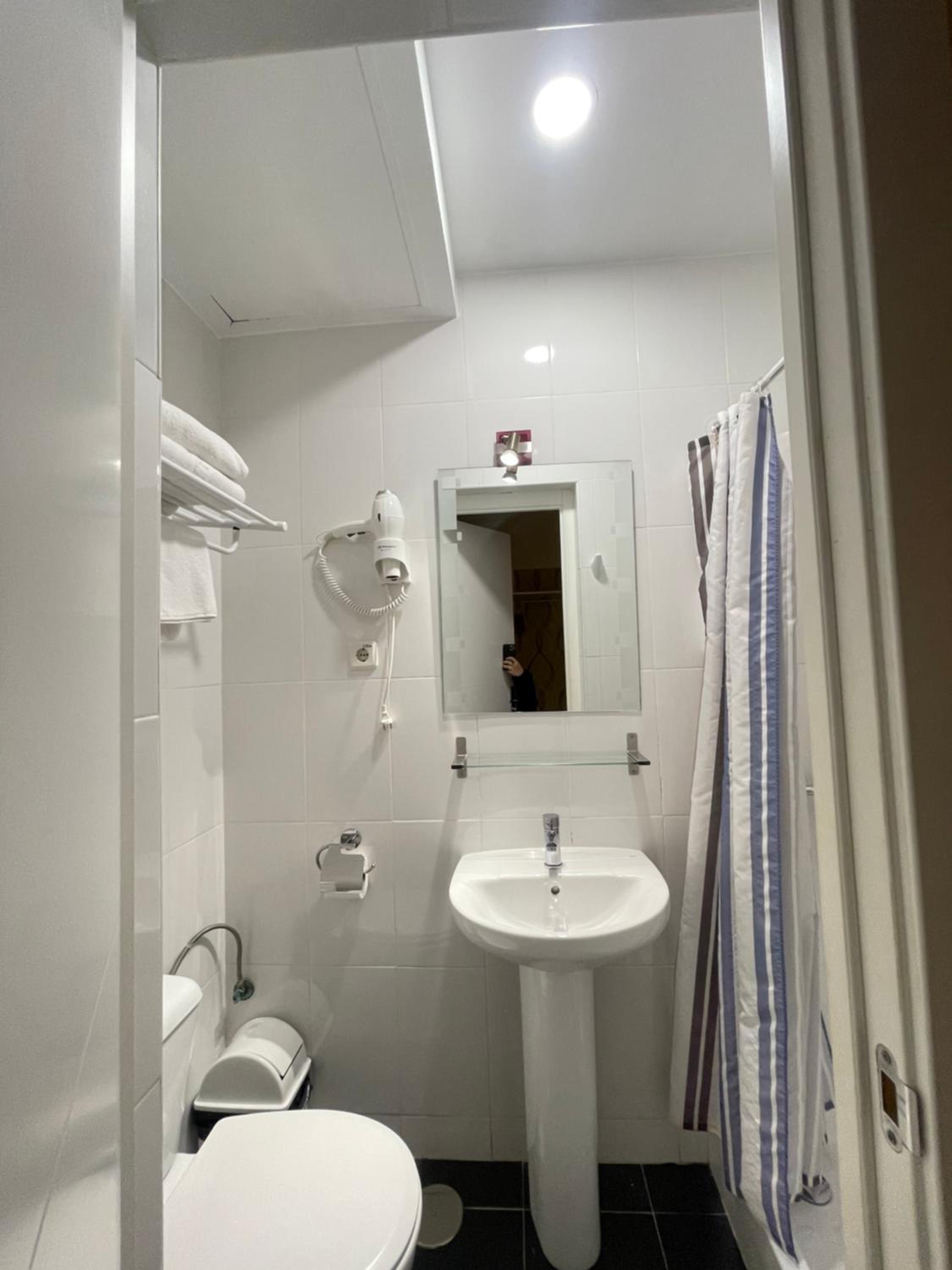 Double Room with Private Bathroom photo 2