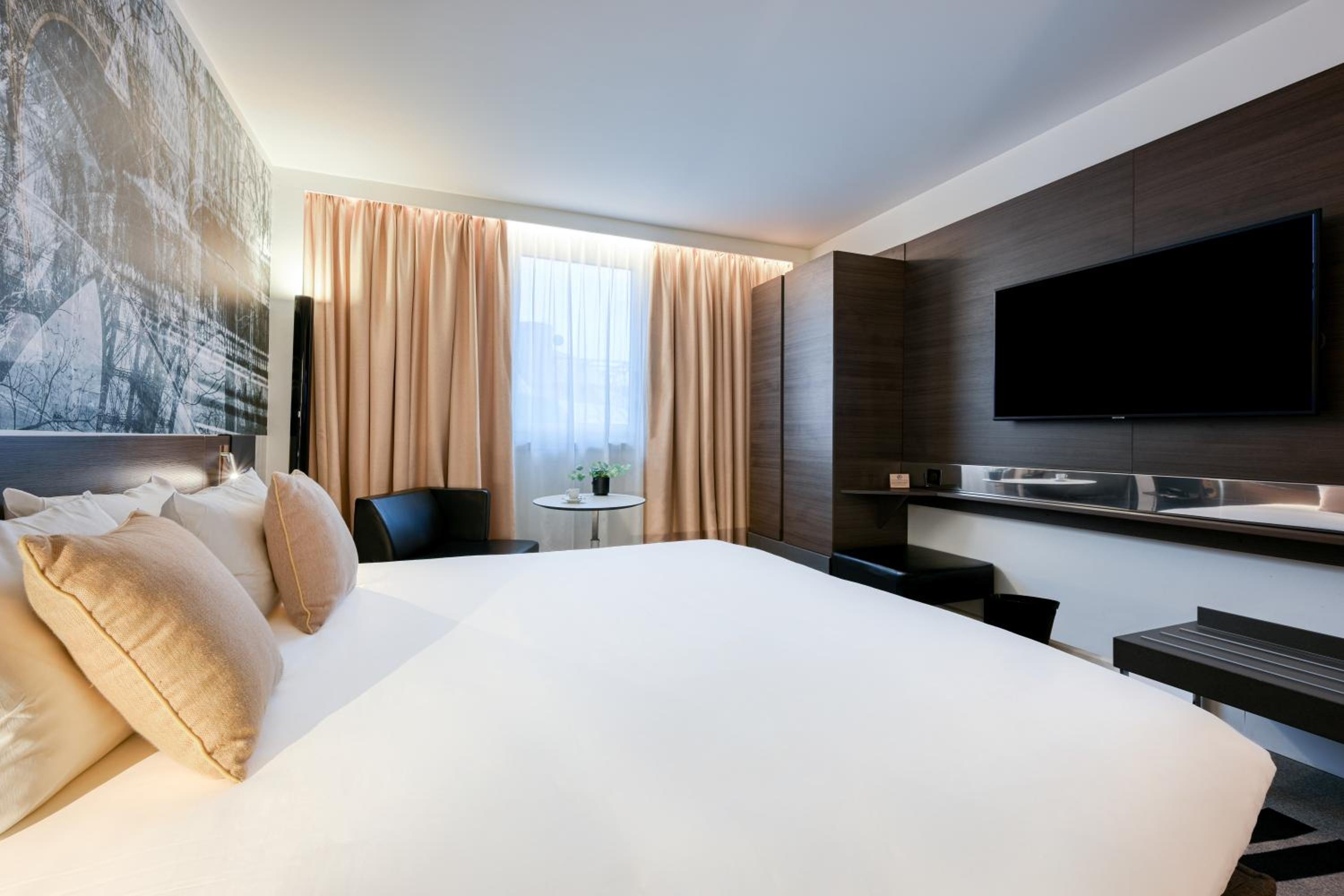 Superior King Room - Photo 5