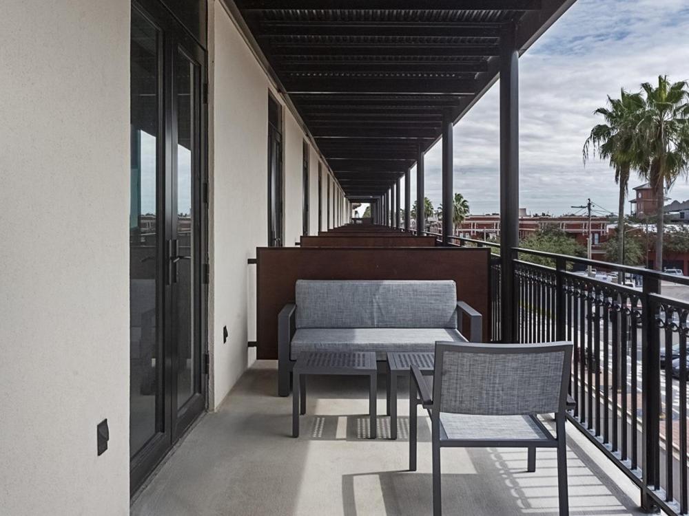 Studio with Balcony - Photo 3