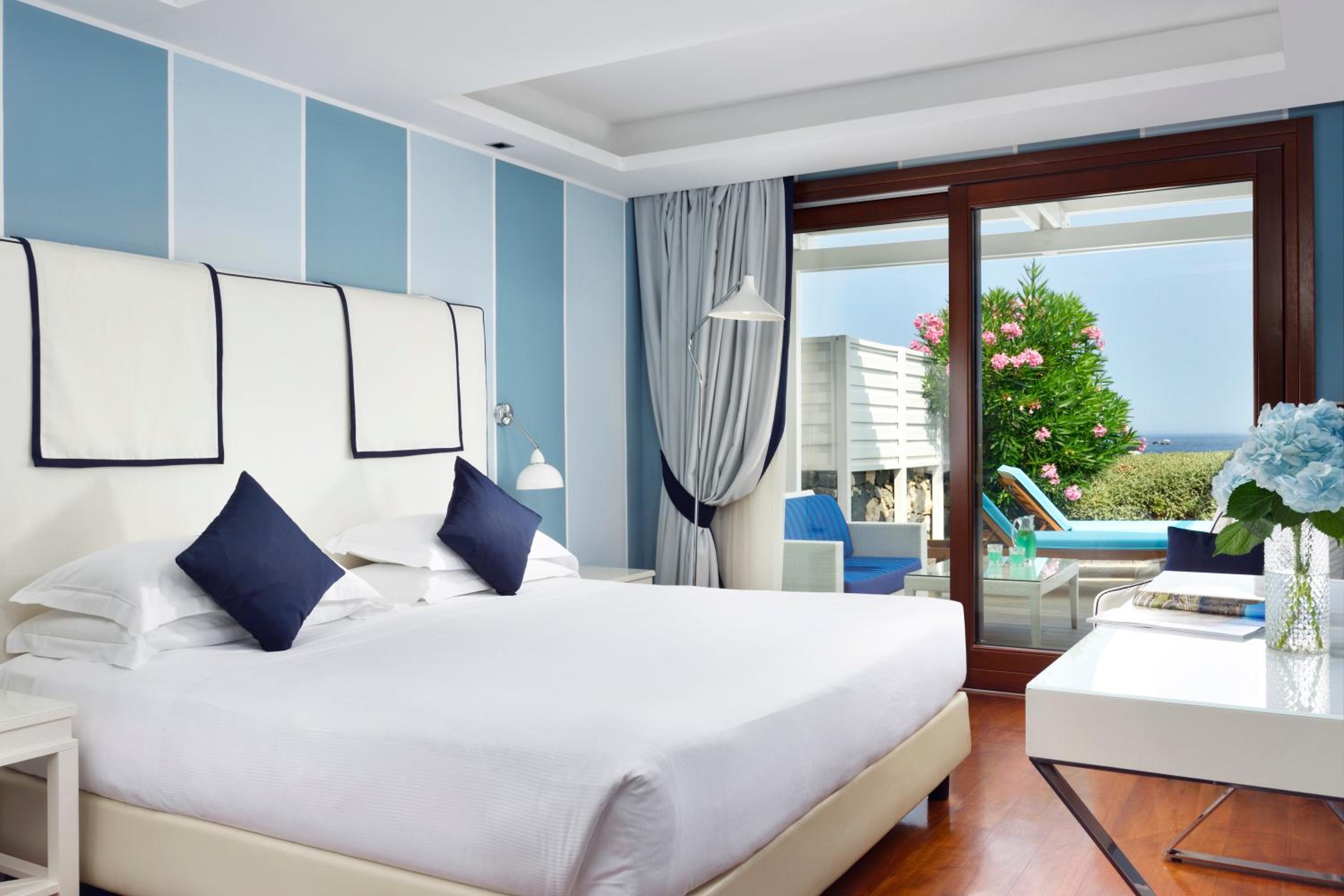 Deluxe Double Room with Sea View - Photo 1