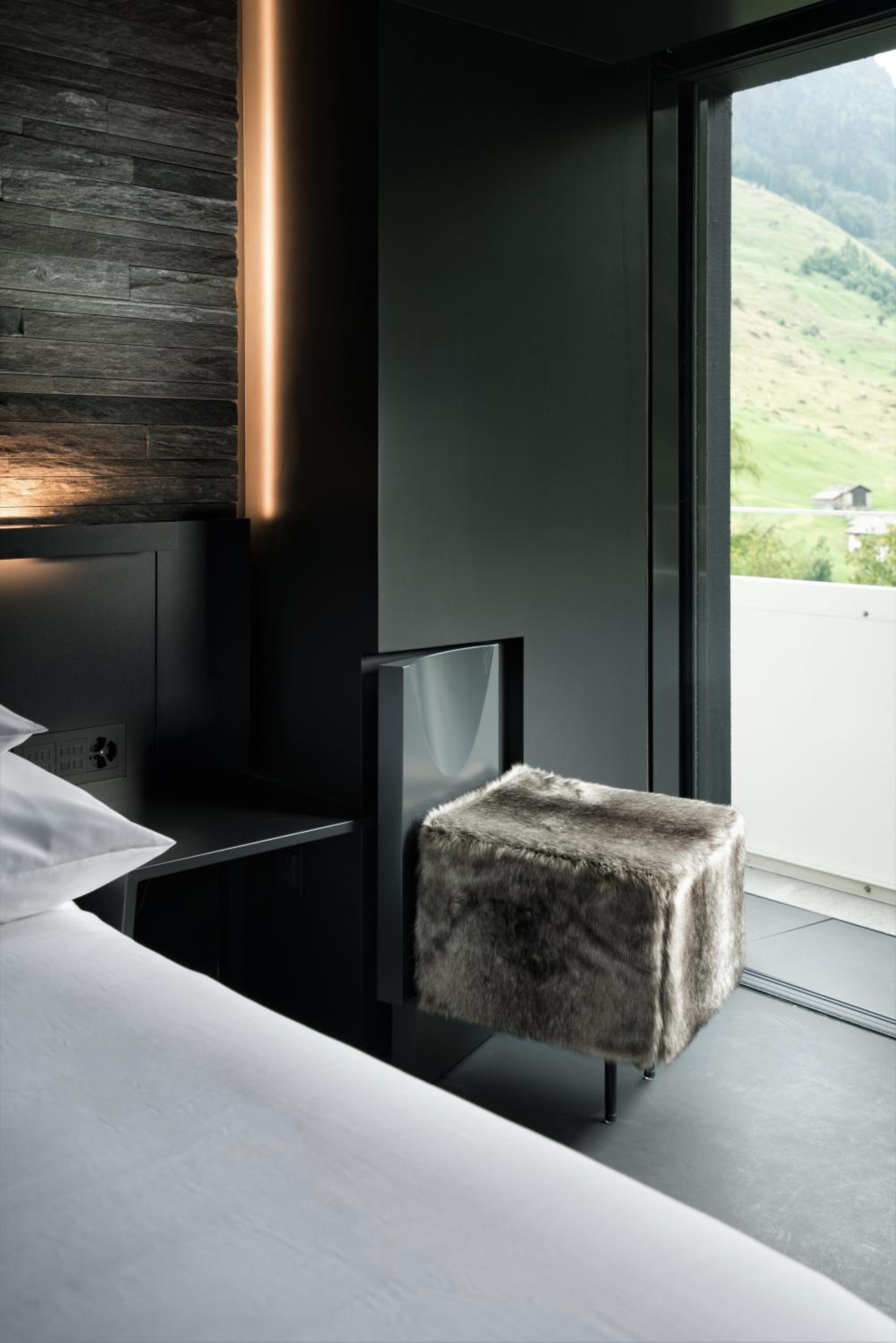 Double Room with Balcony - MAYNE STONE - Photo 4
