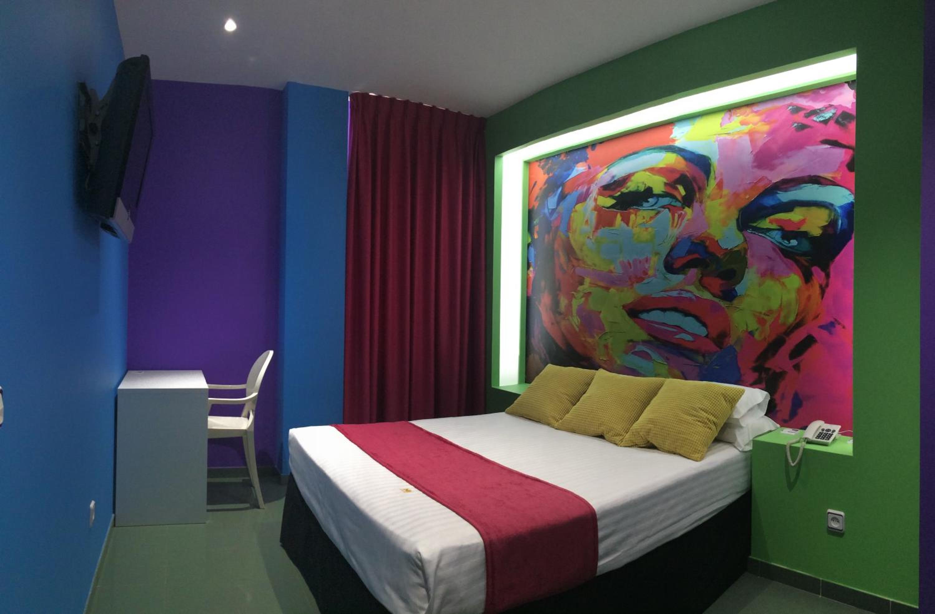 Double Room - Photo 25