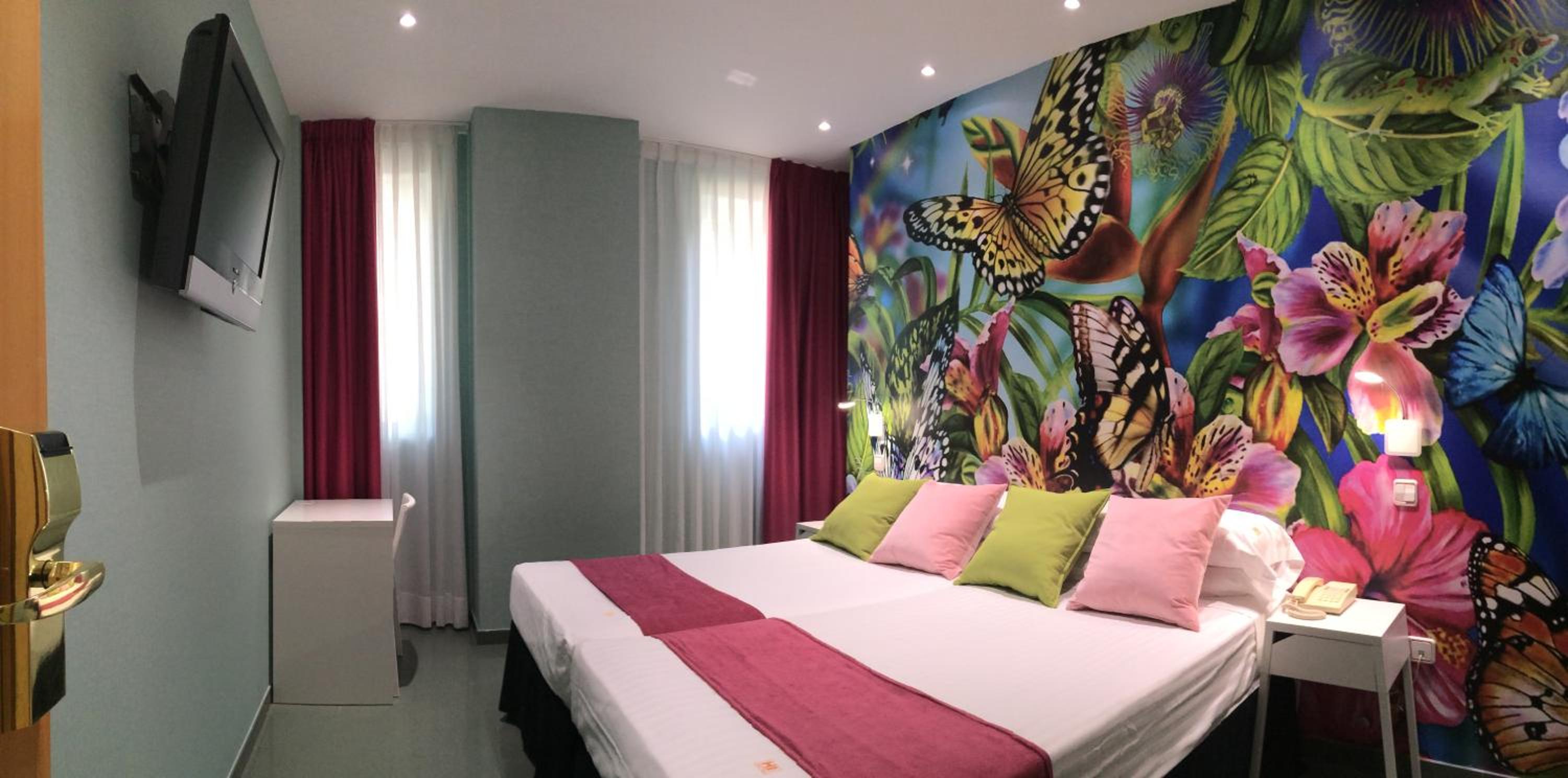 Double Room - Photo 9