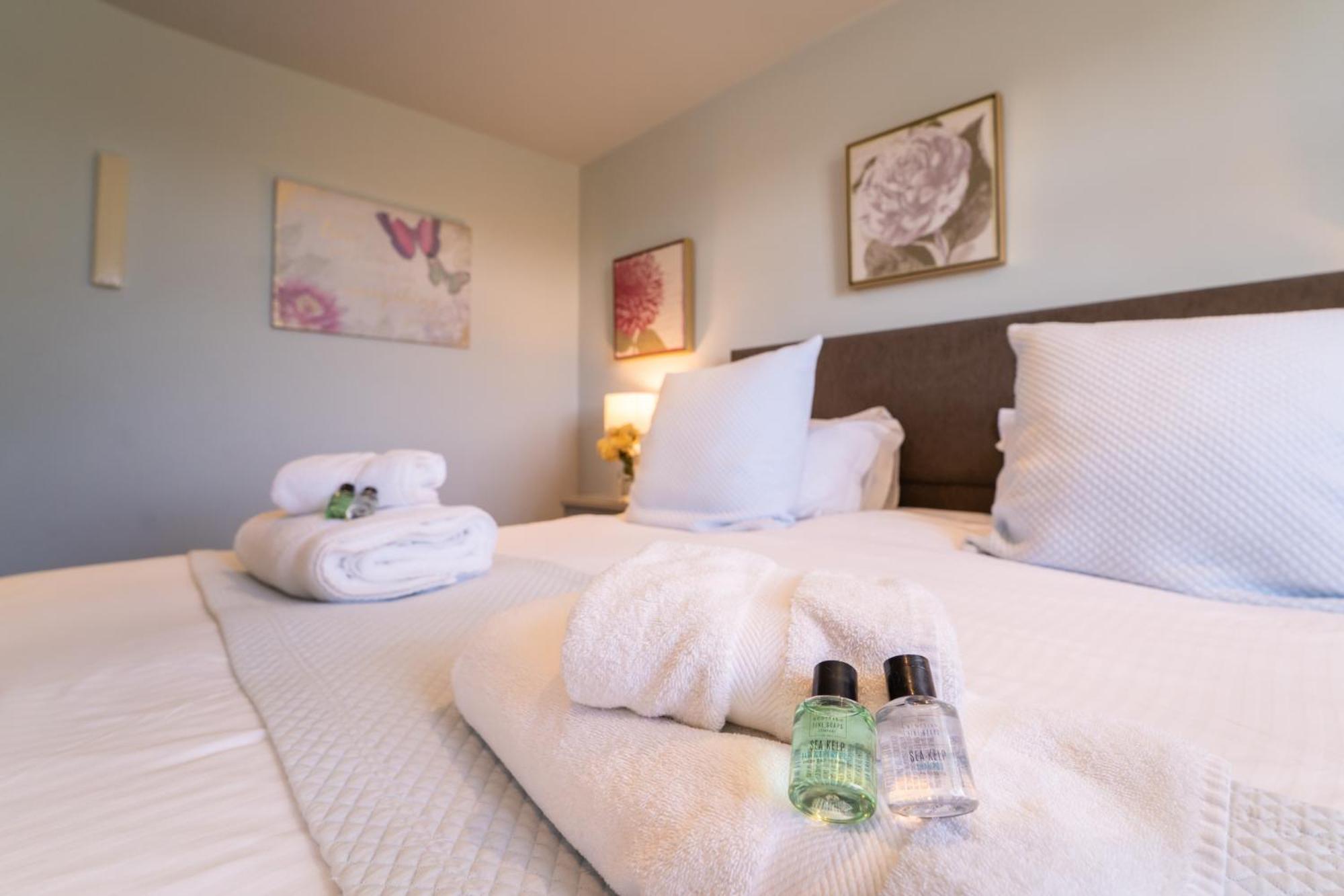 Deluxe Double Room with Shower photo 3