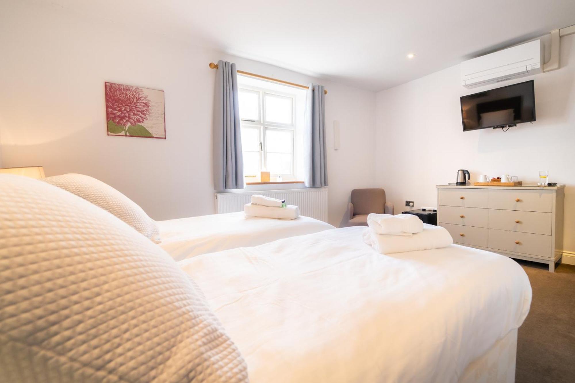 Deluxe Twin Room photo 2