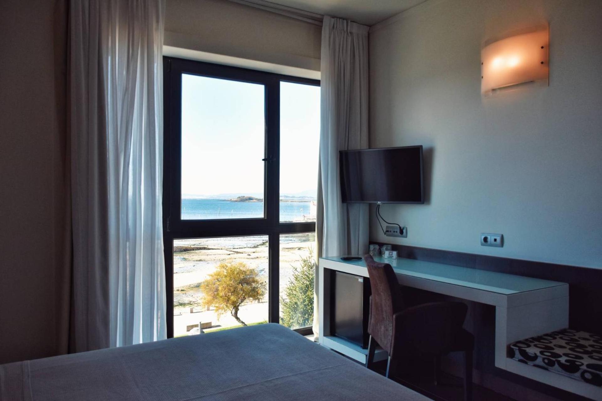 Superior Double or Twin Room with Sea View - Photo 17