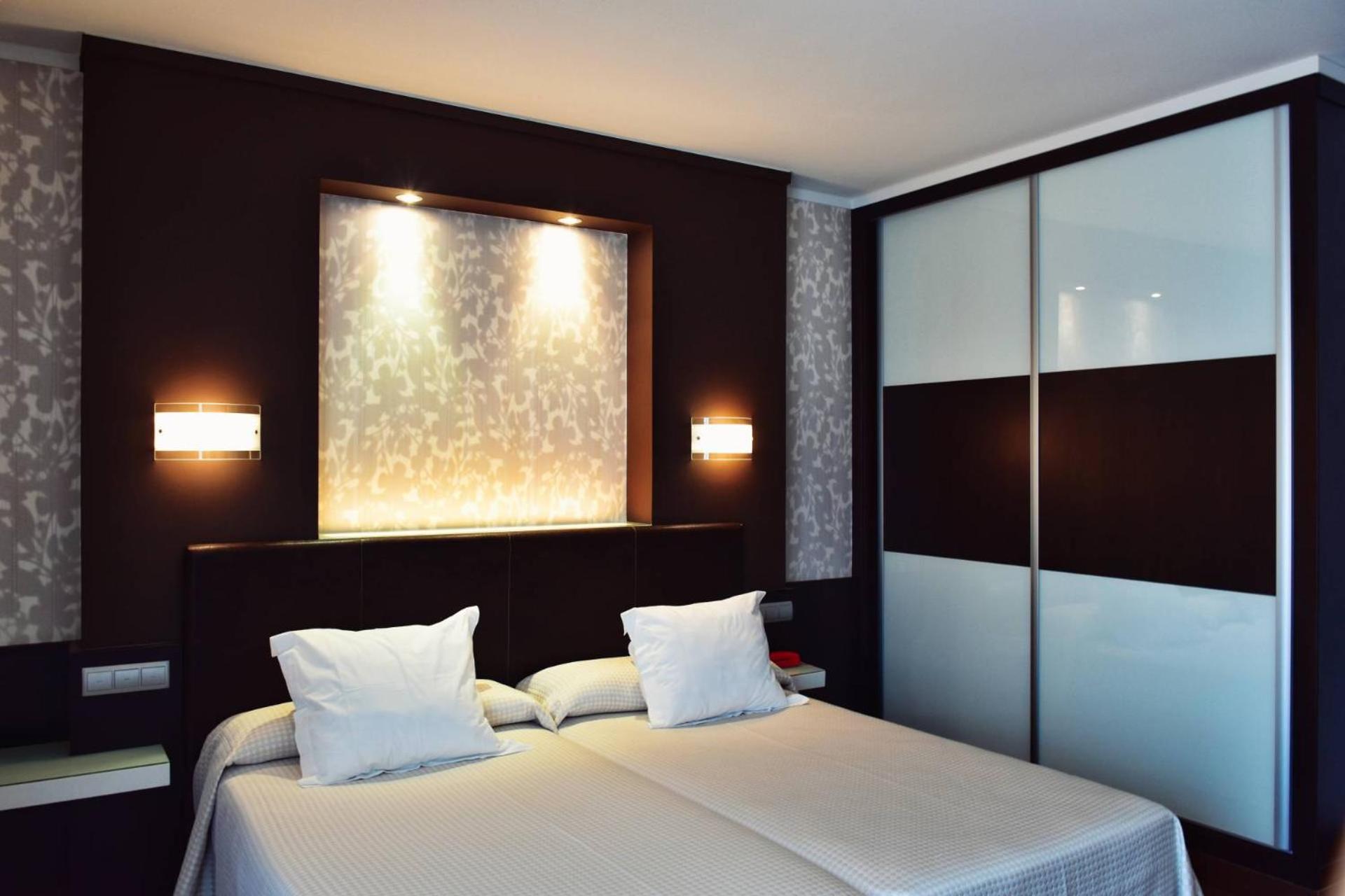 Standard Double or Twin Room - Photo 5