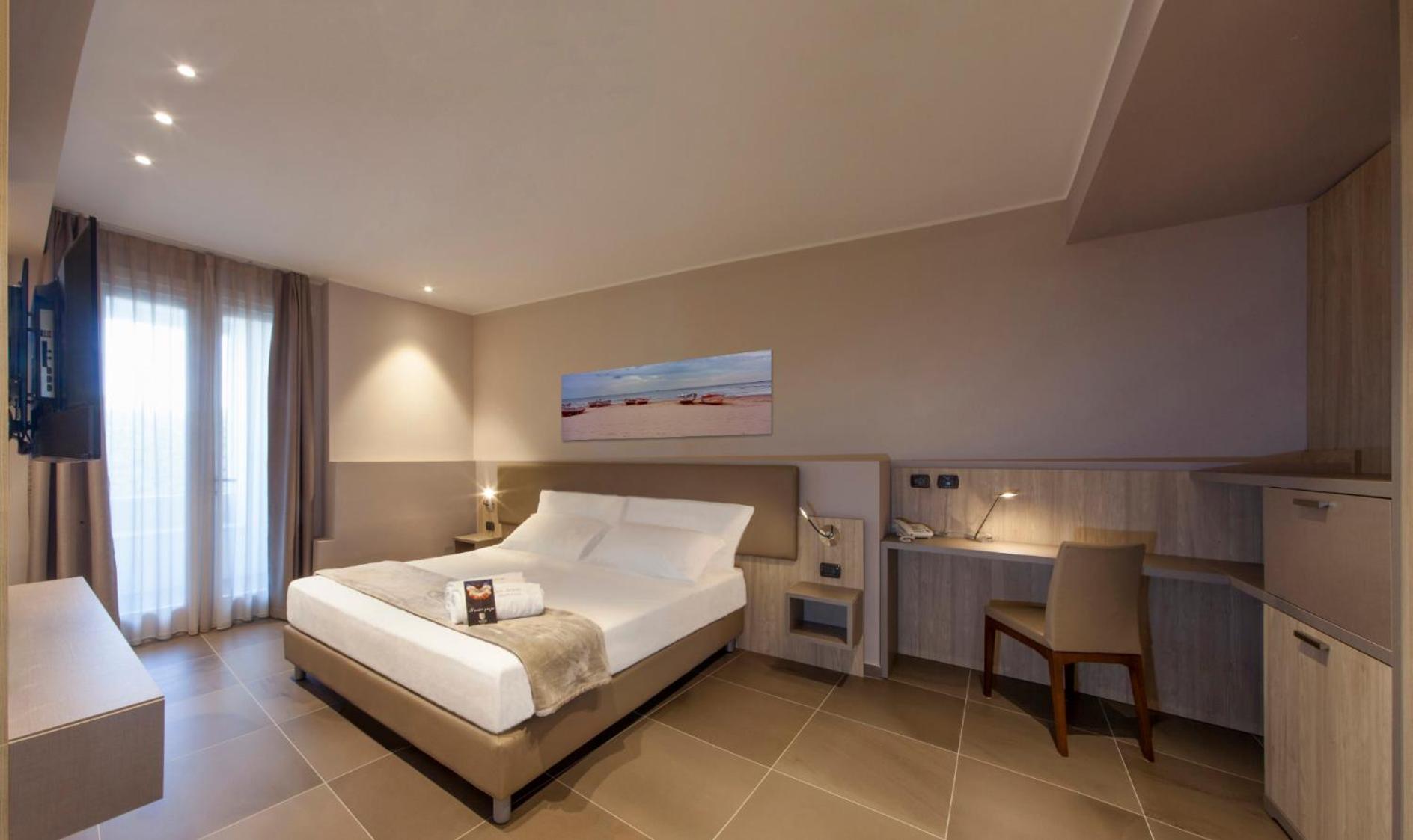 Classic Double or Twin Room - Photo 3