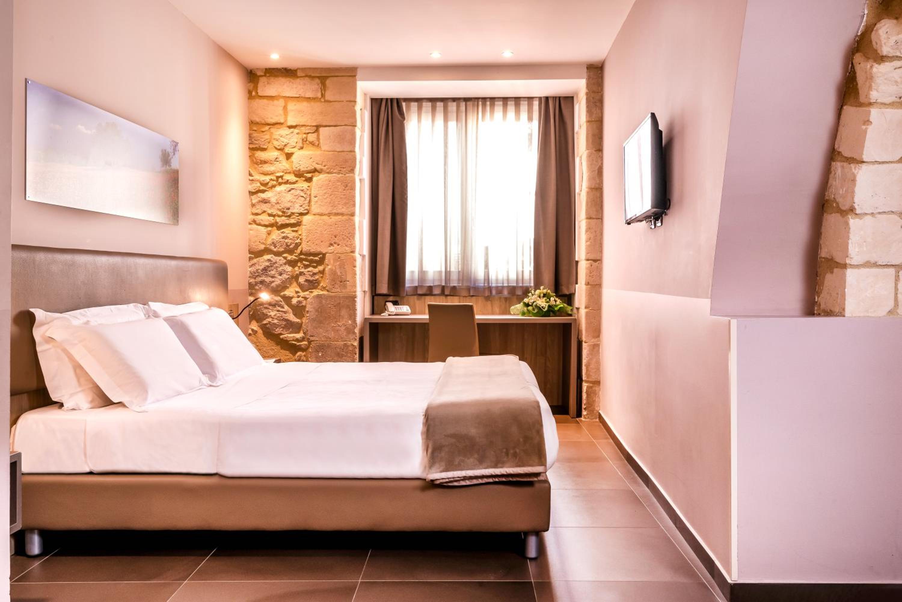 Classic Double or Twin Room - Photo 5