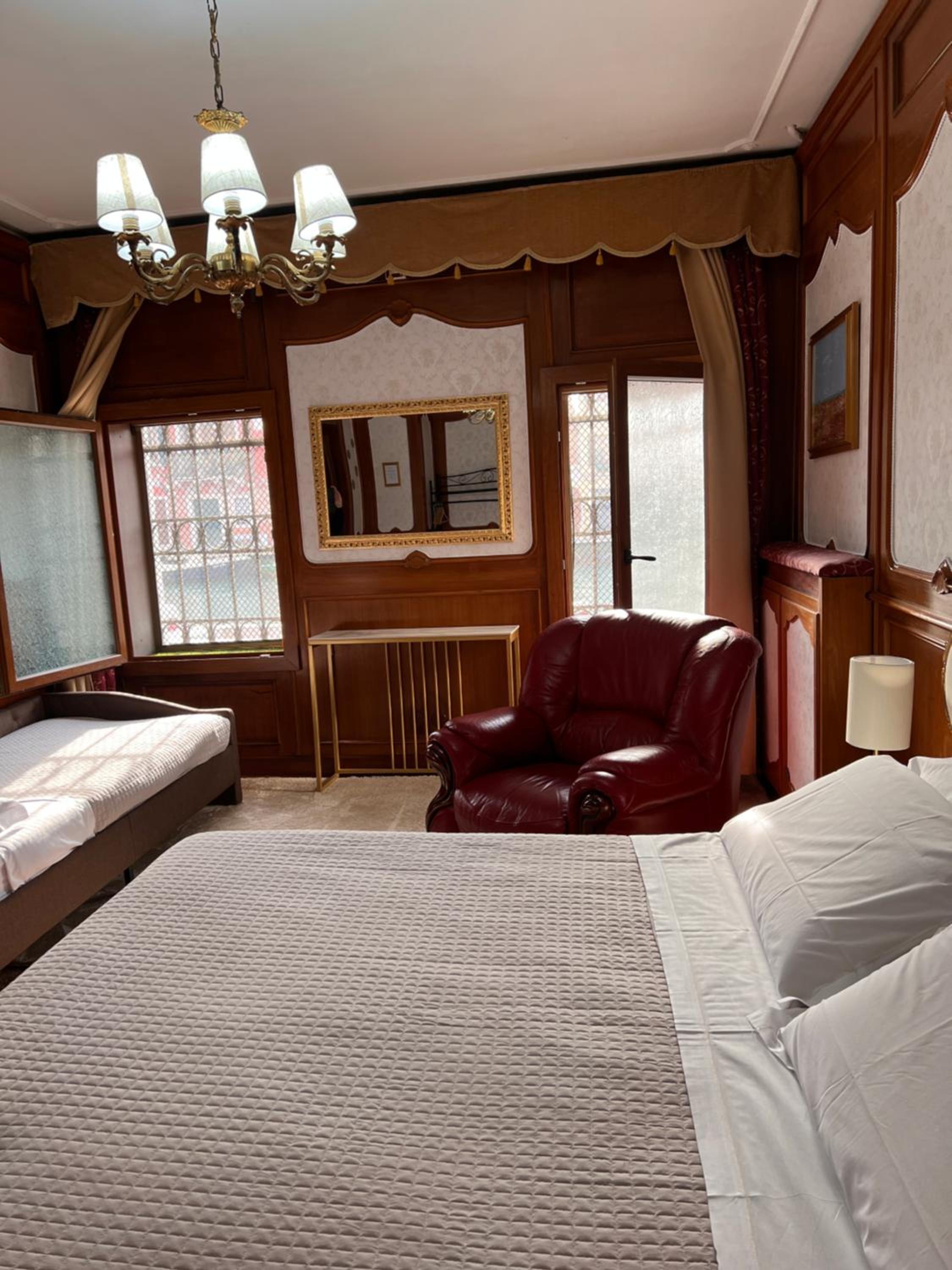 Double Room - Pedestrian Street Side