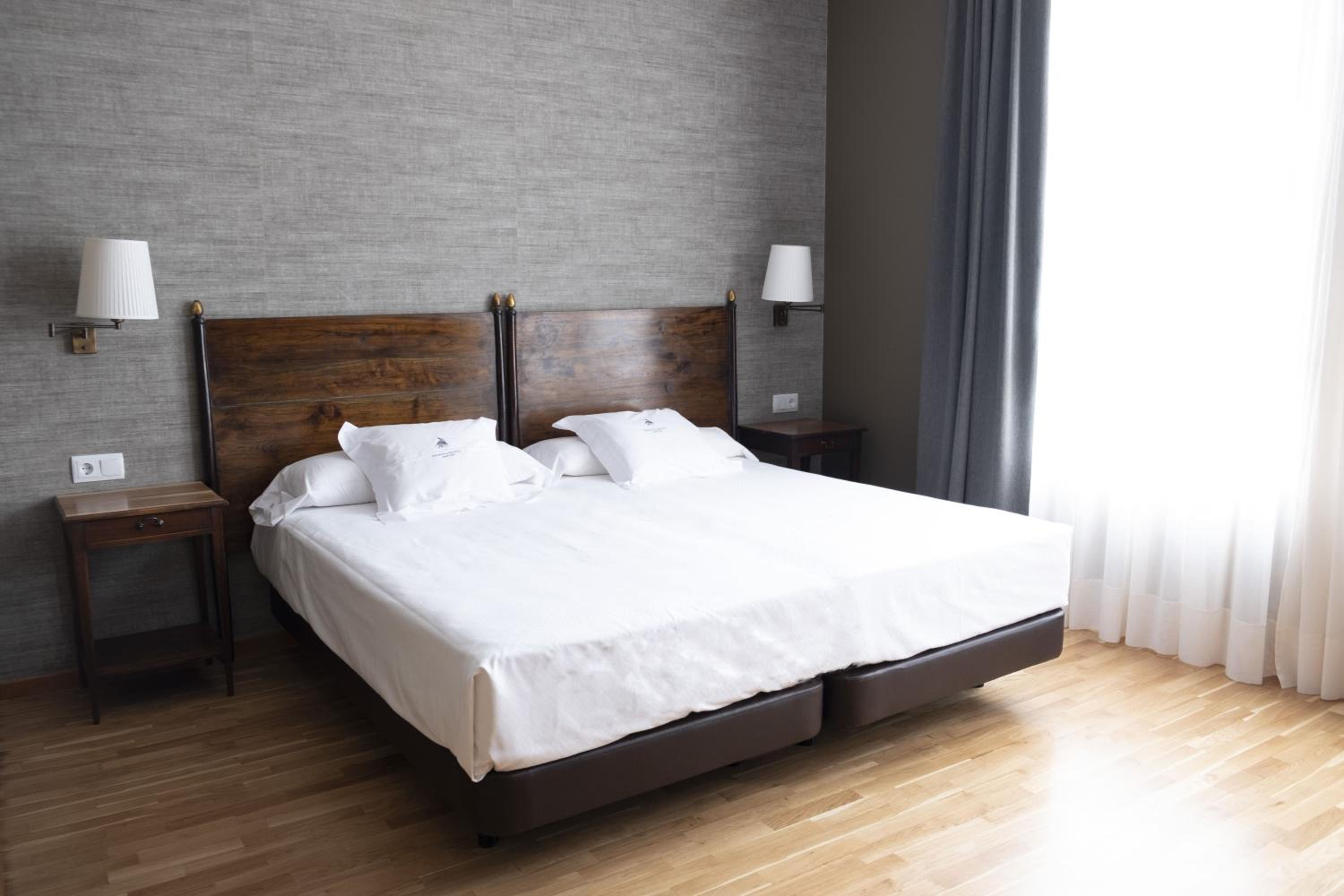 Double Room with Spa Access - Photo 7