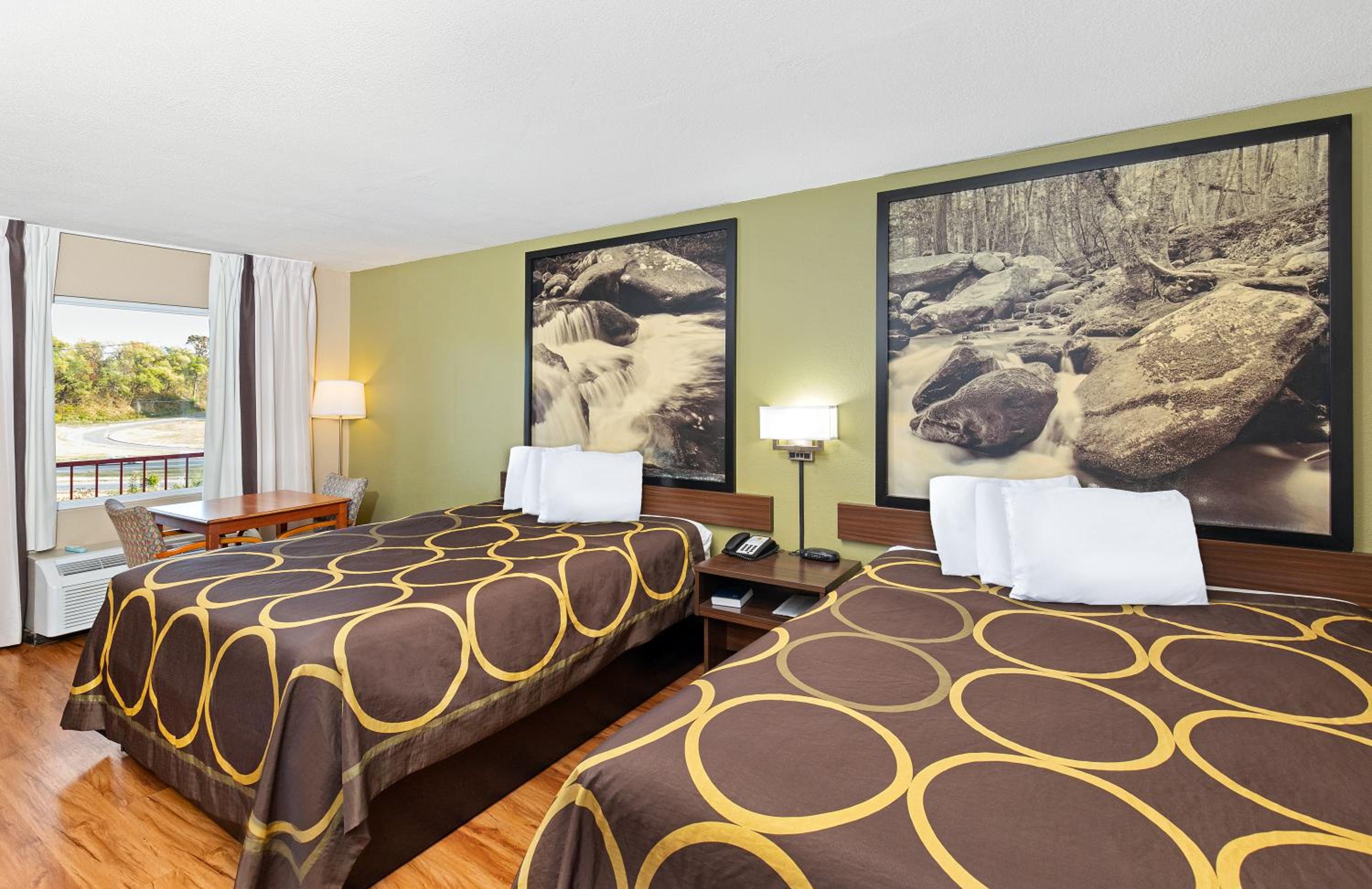 Queen Room with Two Queen Beds - Non-Smoking - Photo 1