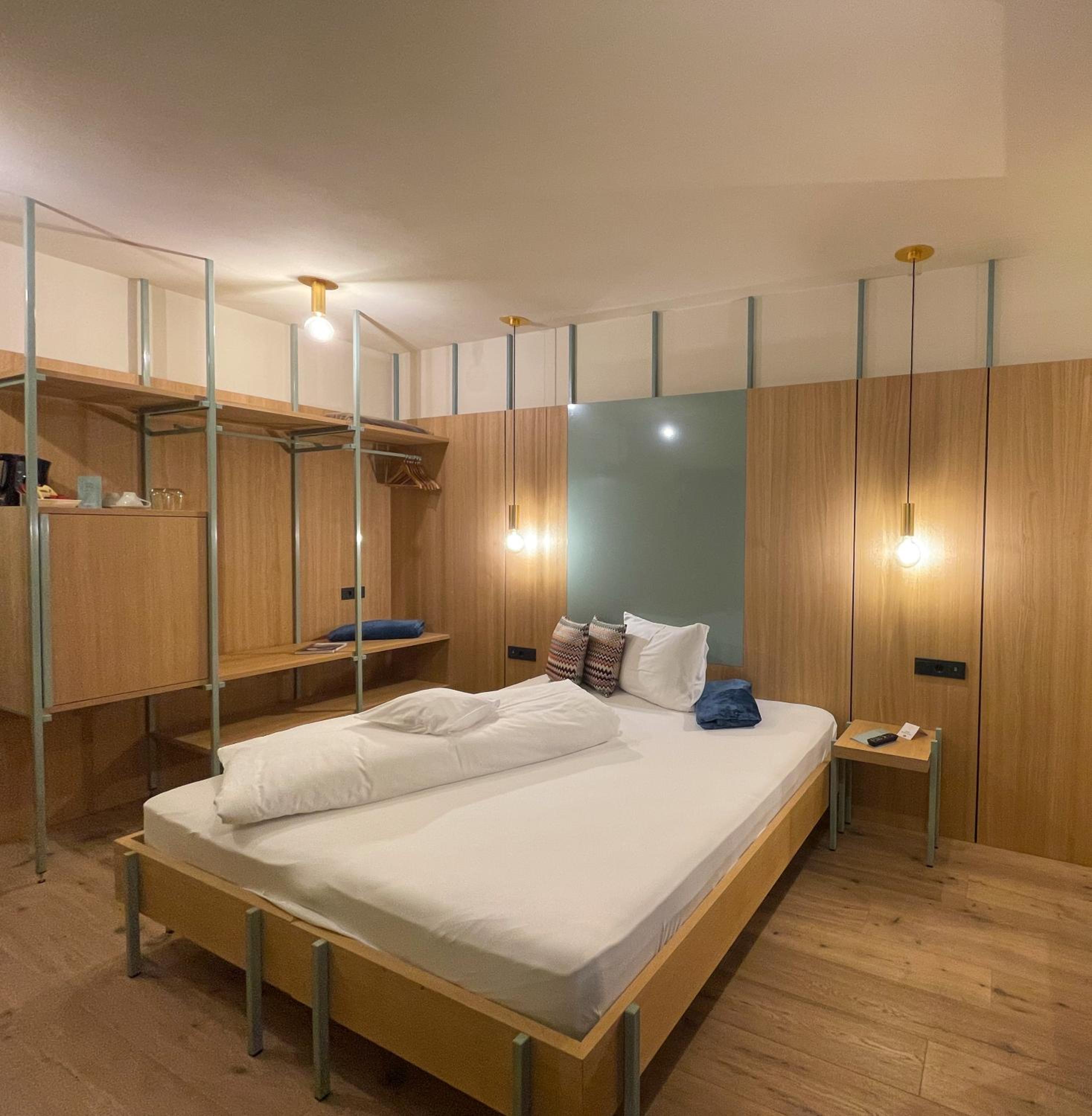 Deluxe Single Room with Balcony photo 2