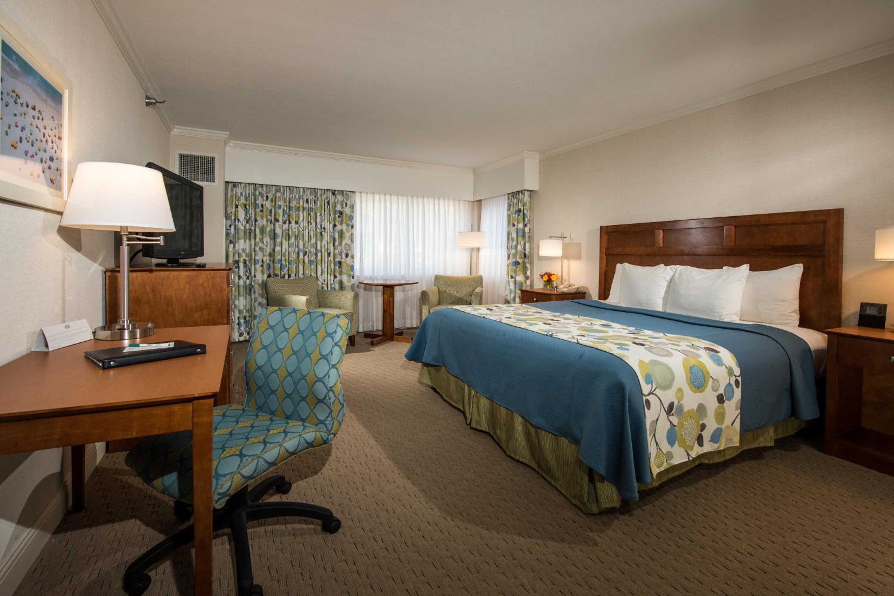  Deluxe Room 1 King Chase Building photo 1