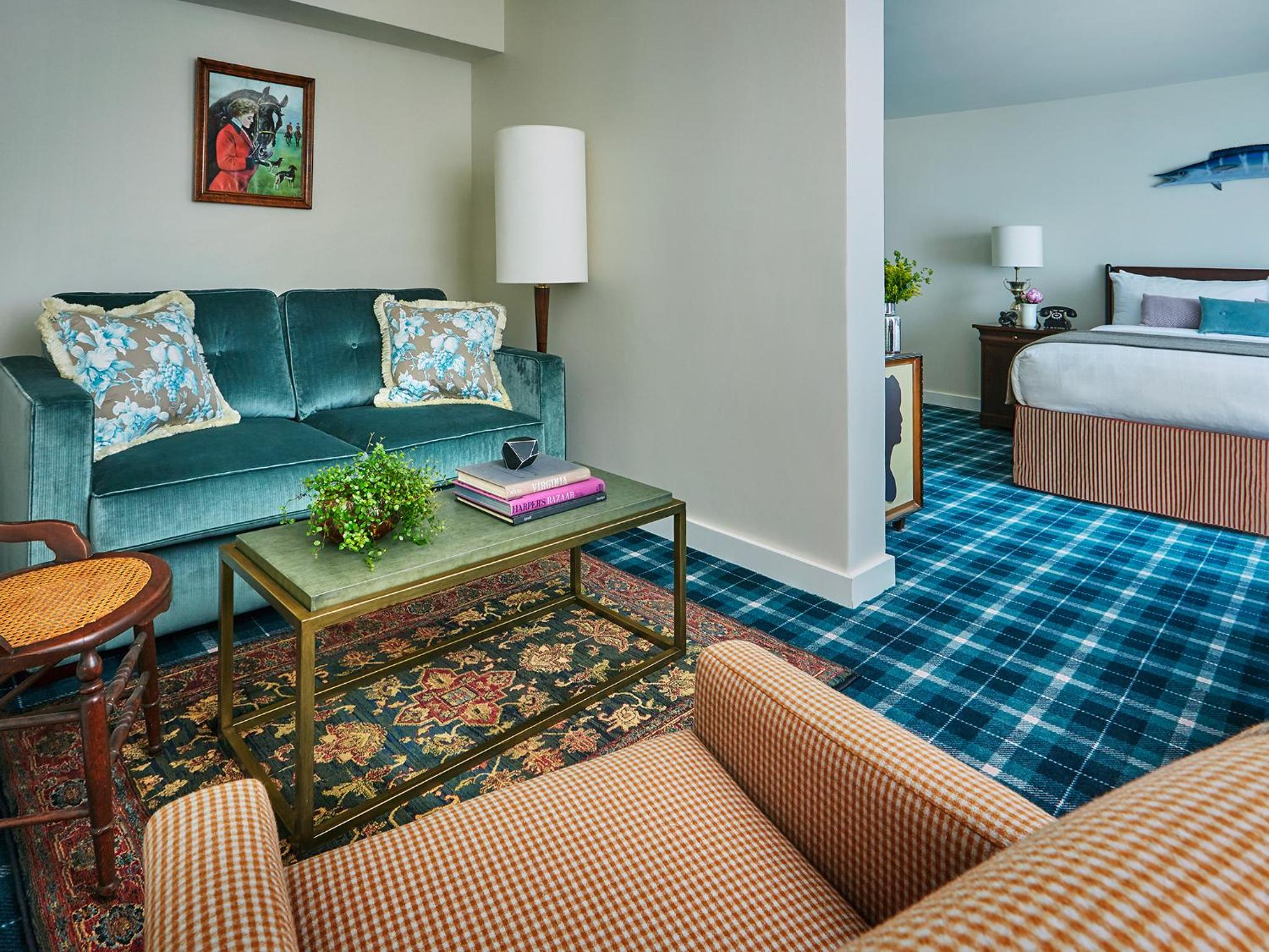 Graduate Junior Suite with Two Queen Beds photo 2