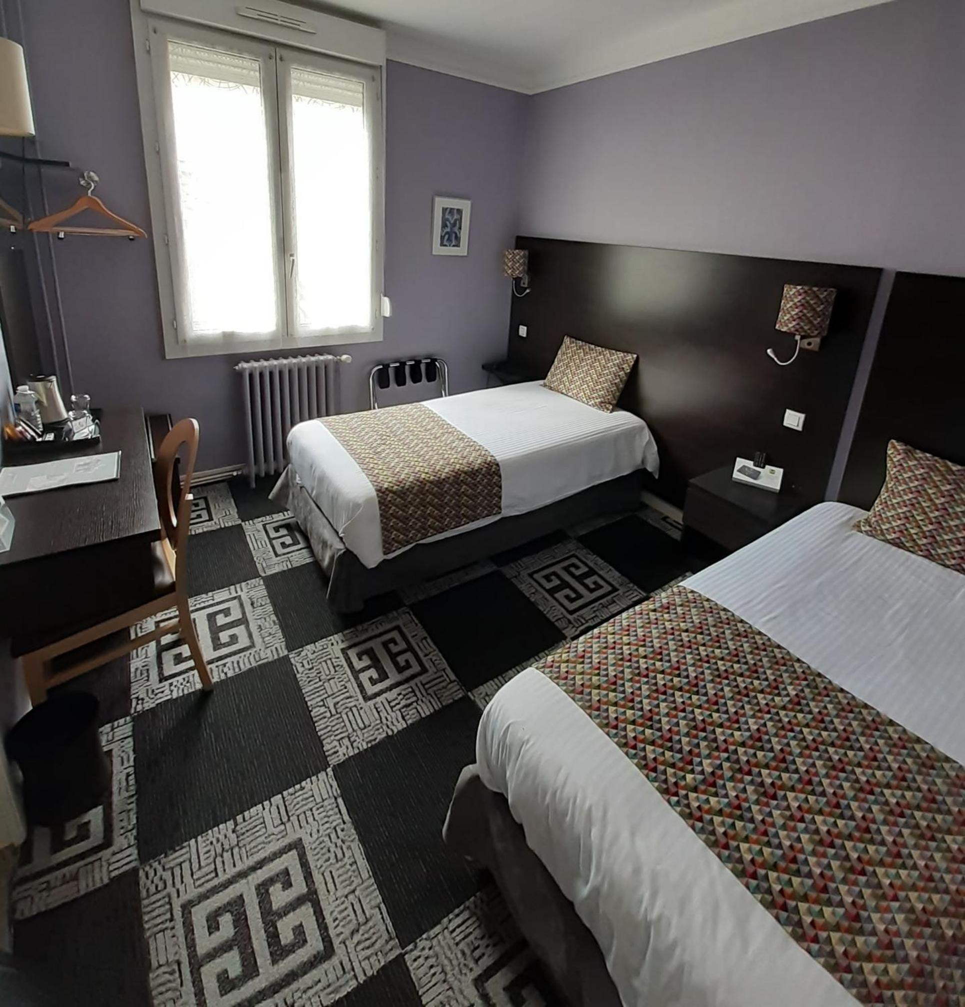 Twin Room - Photo 3
