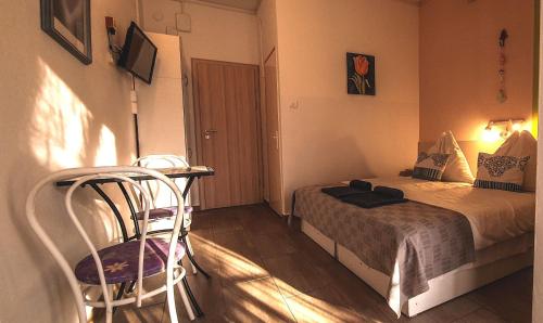 Studio with Balcony photo 3
