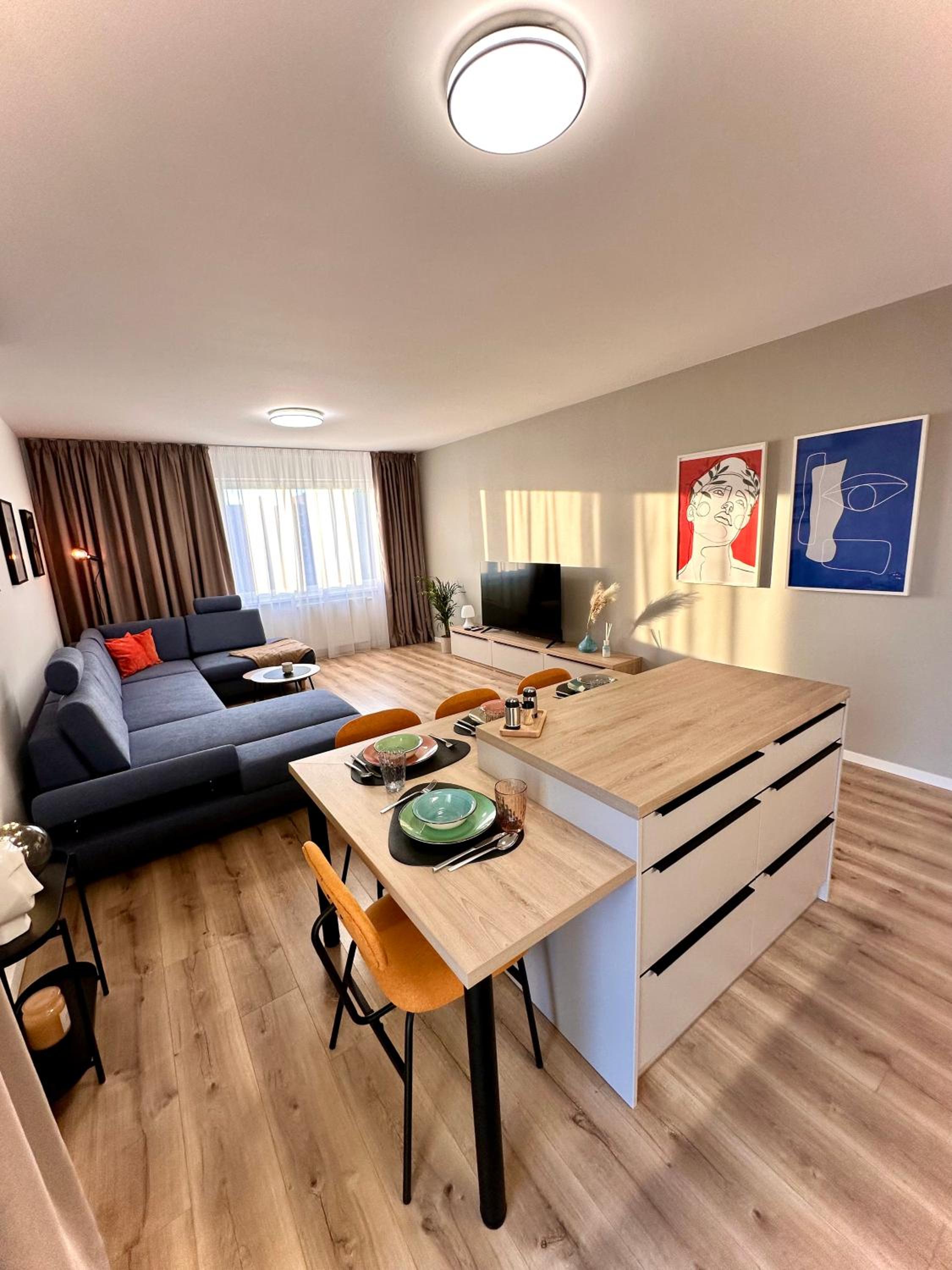 One-Bedroom Apartment photo 1