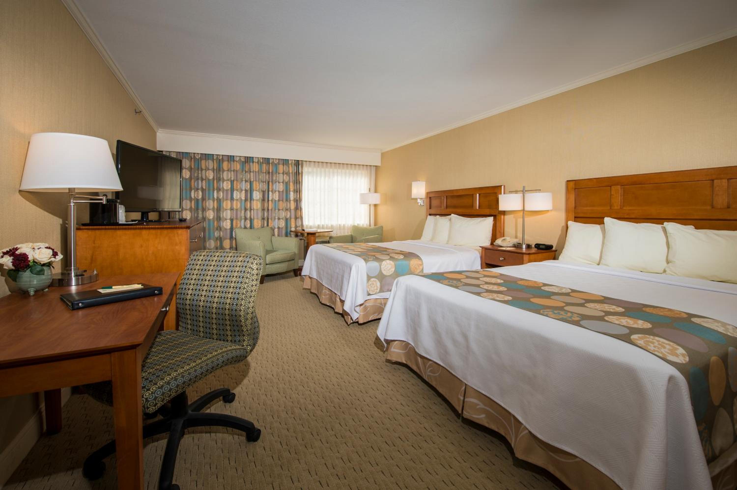 2 Queen Beds Premium Room photo 1