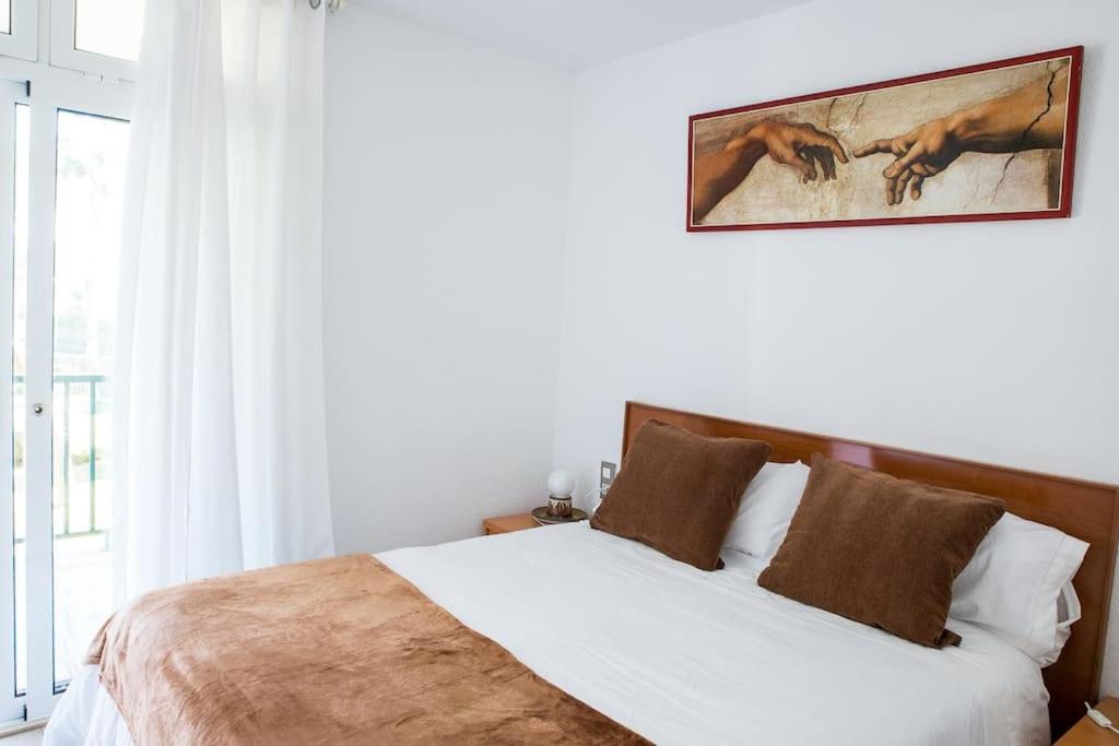 Three-Bedroom Apartment photo 2