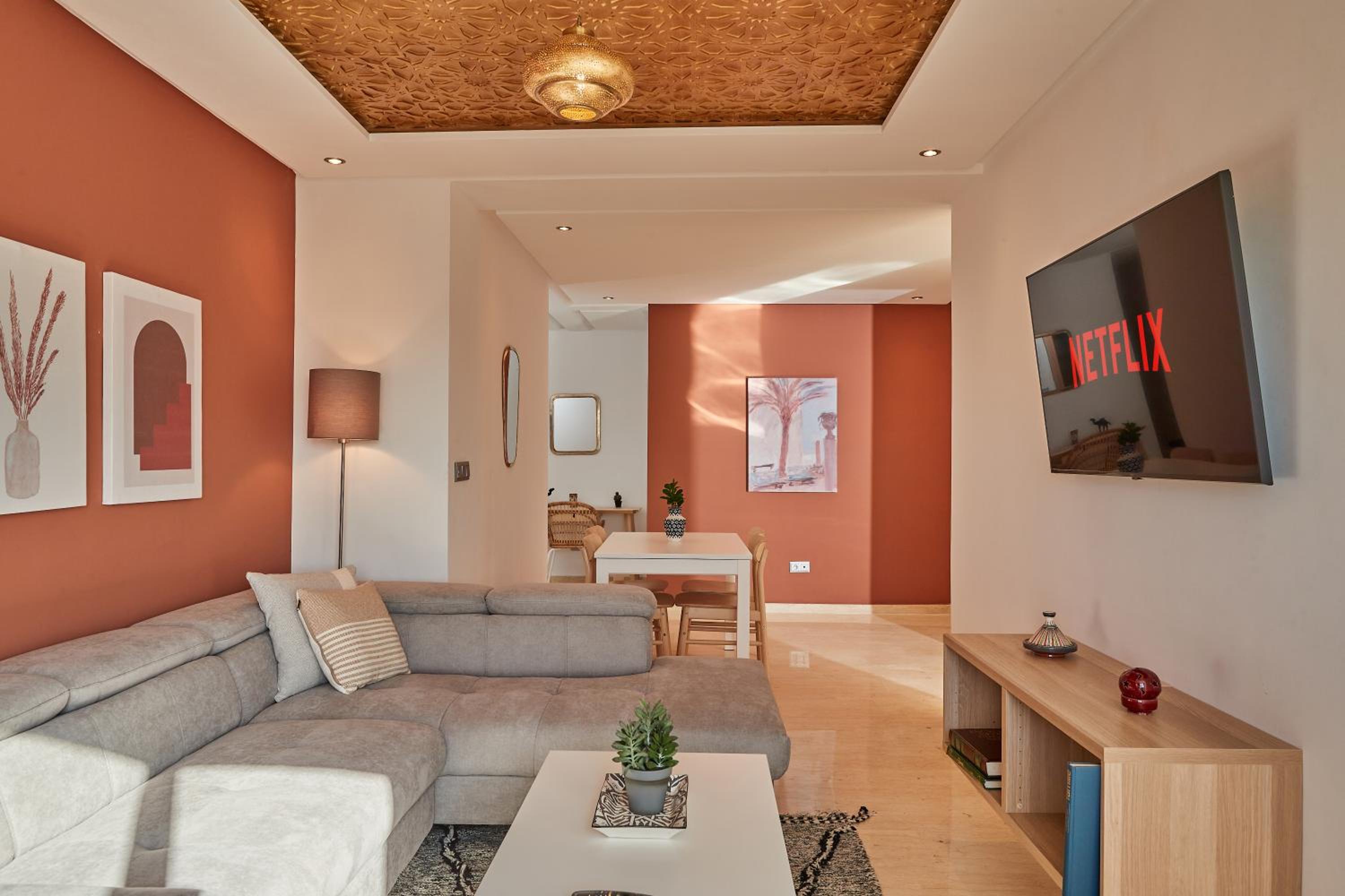 Apartment with Balcony photo 3