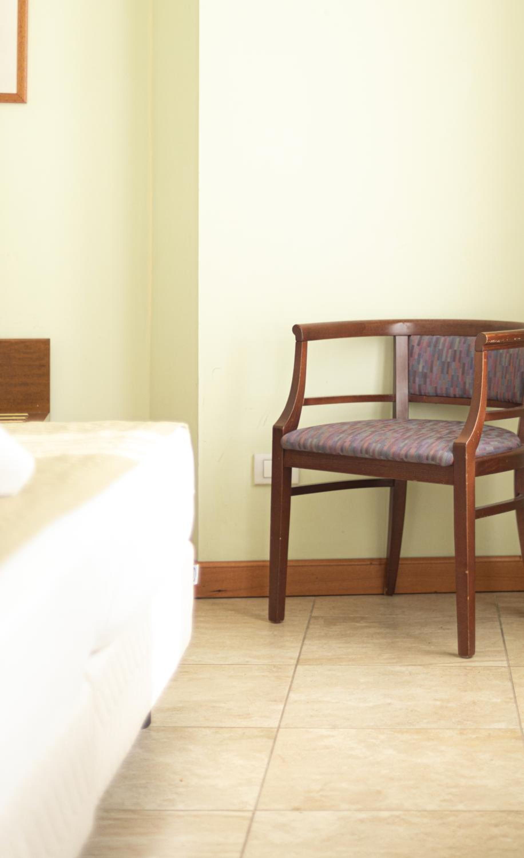 Deluxe Double or Twin Room with Lake View - Photo 4