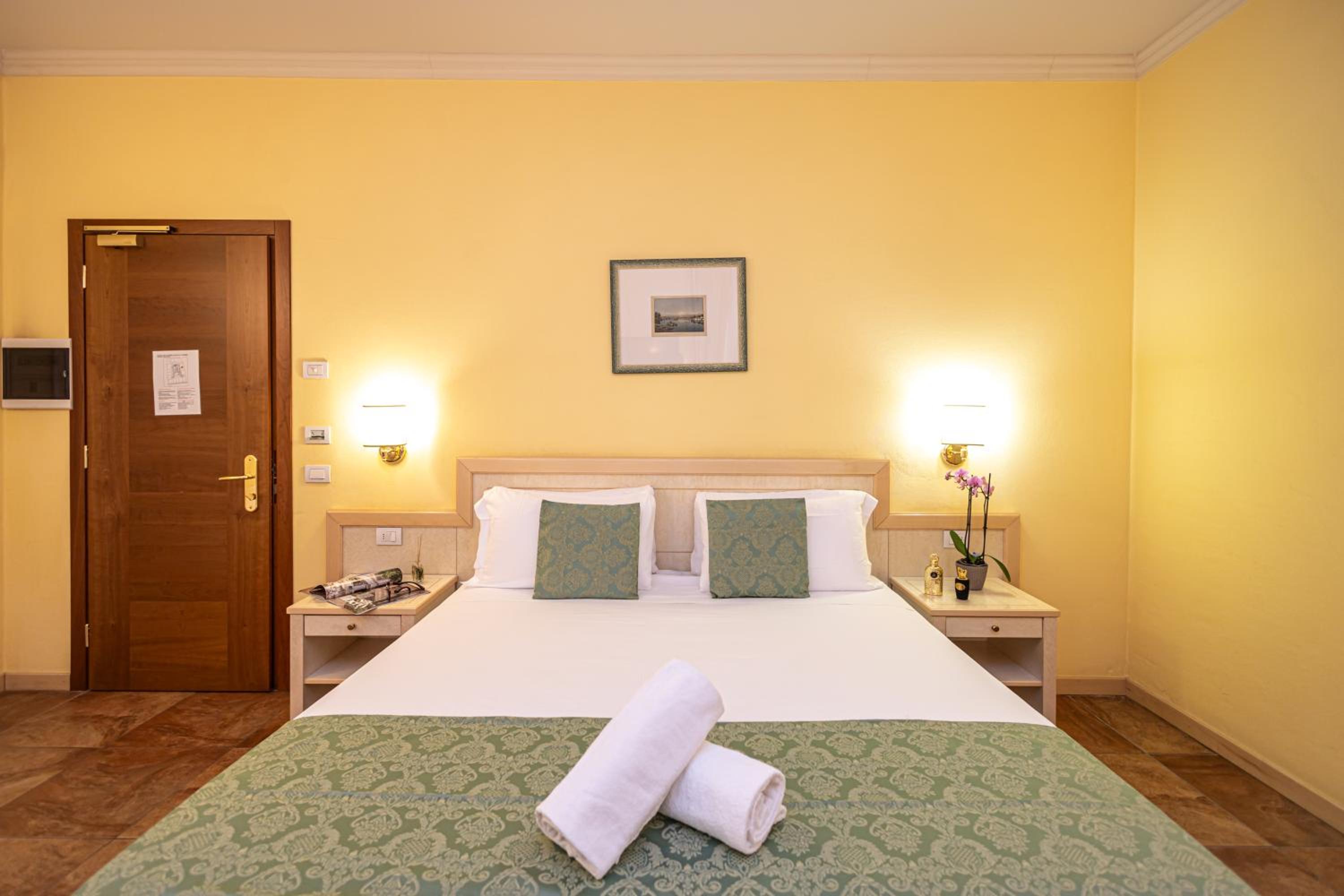 Classic Triple Room - Photo 4