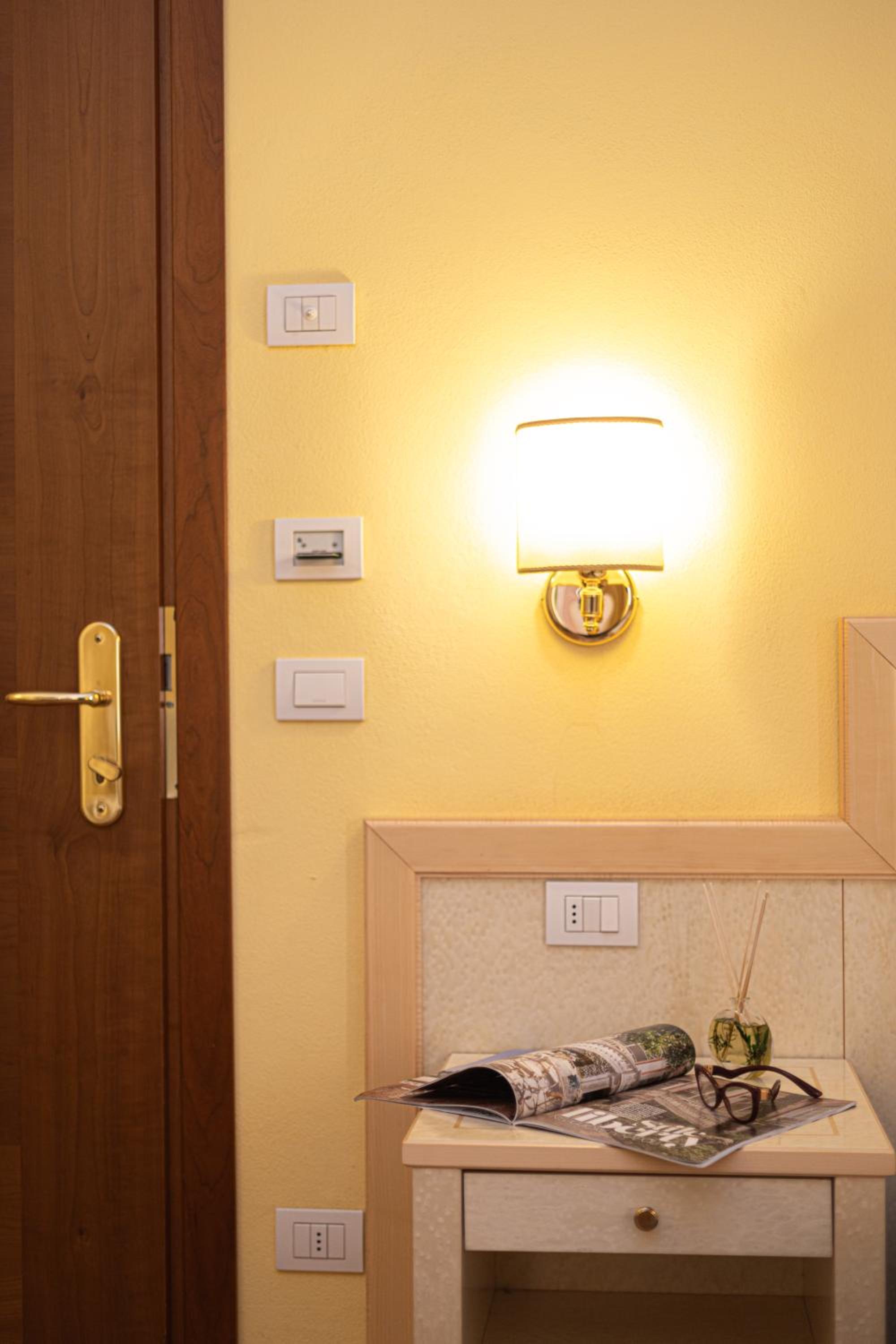 Classic Triple Room - Photo 11