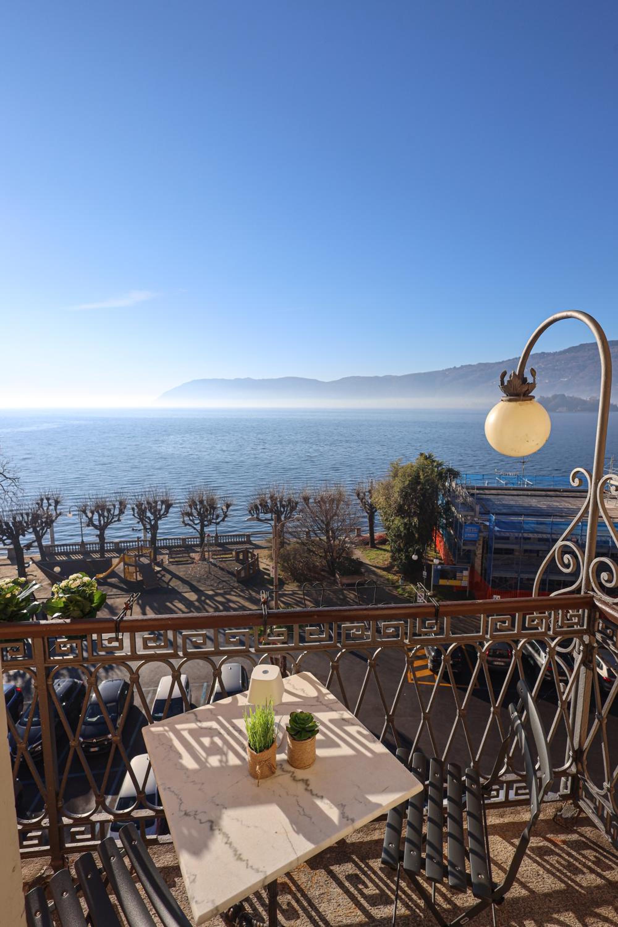 Deluxe Triple Room with Lake View - Photo 7