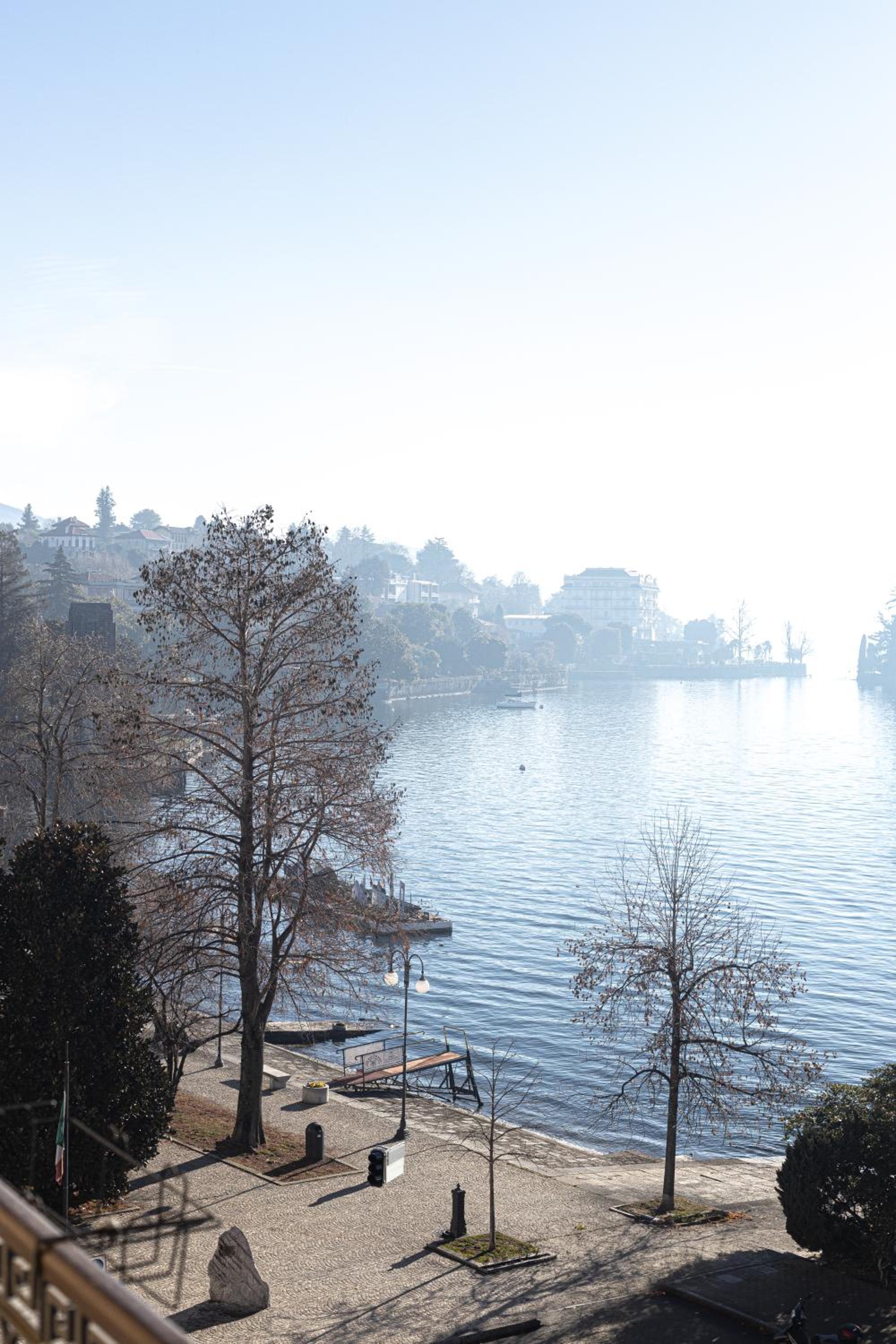 Deluxe Triple Room with Lake View - Photo 12