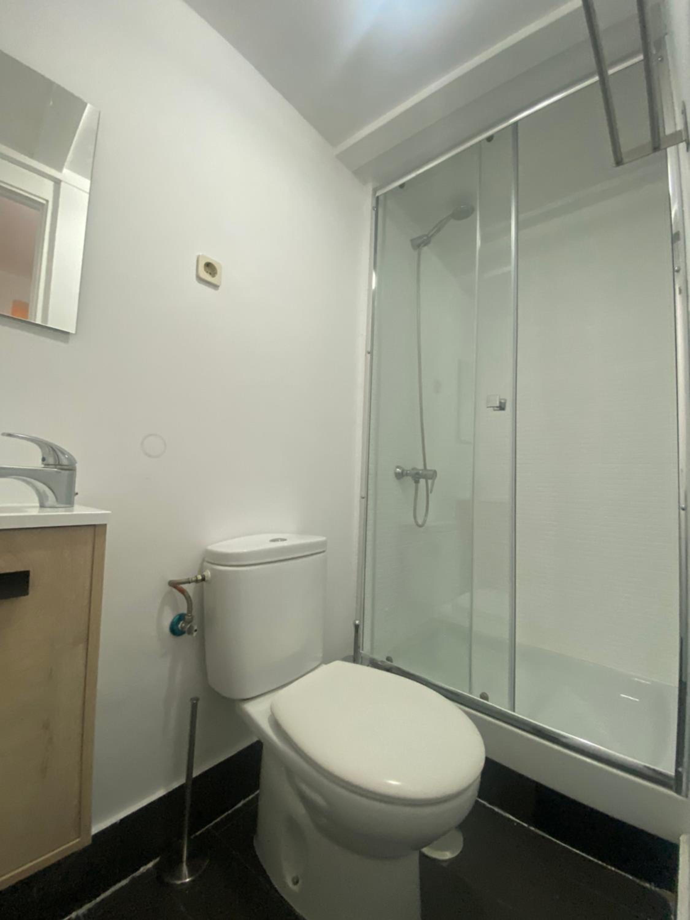 One-Bedroom Apartment photo 3