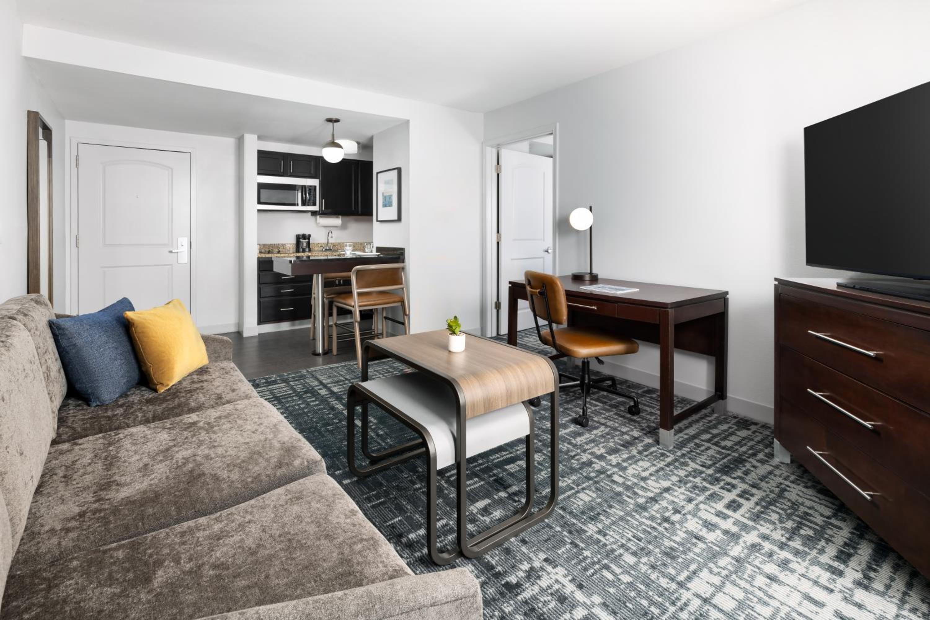 King Studio - Hearing Access/Non-Smoking - Photo 5