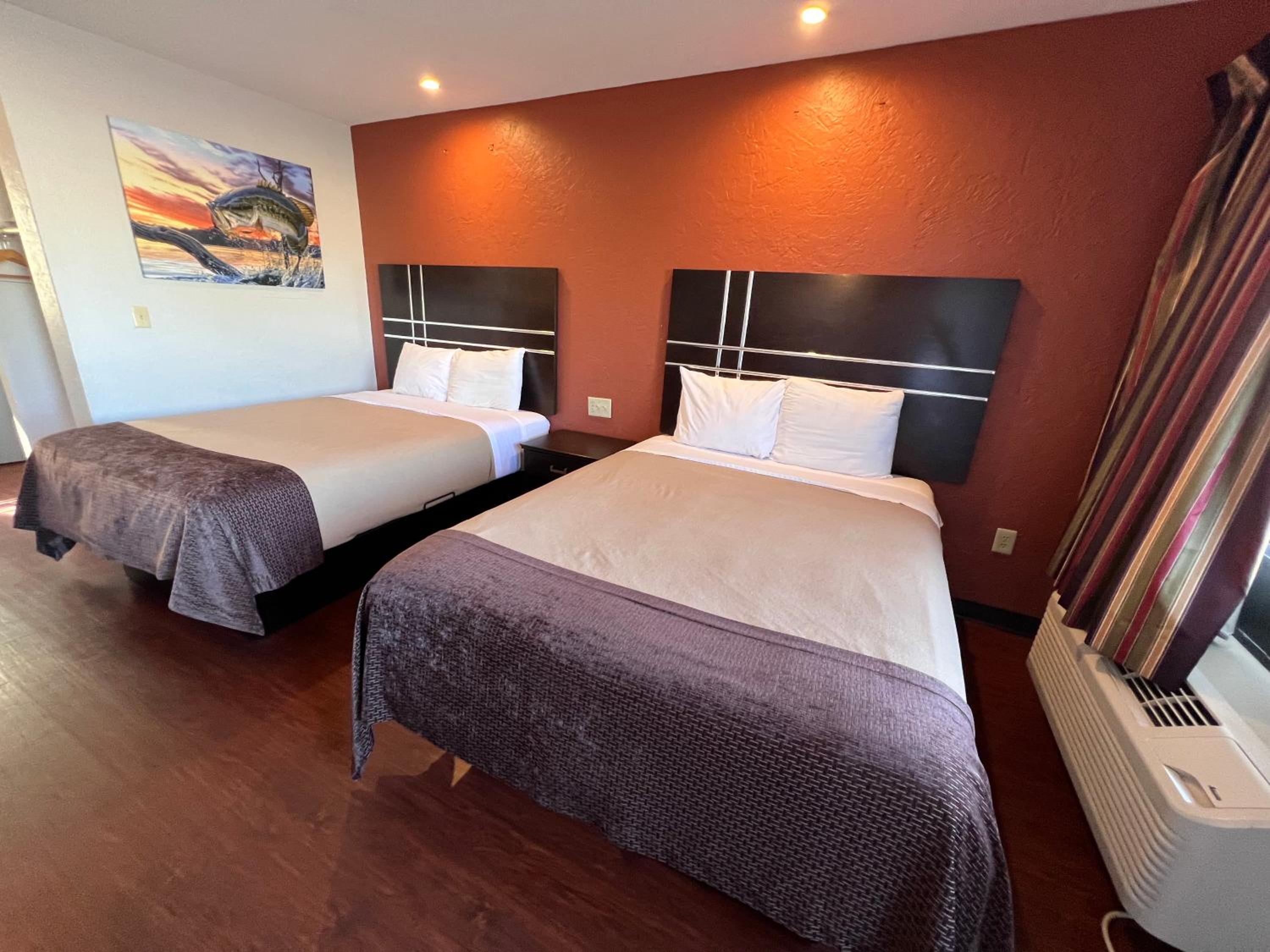 Queen Room with Two Queen Beds - Photo 1