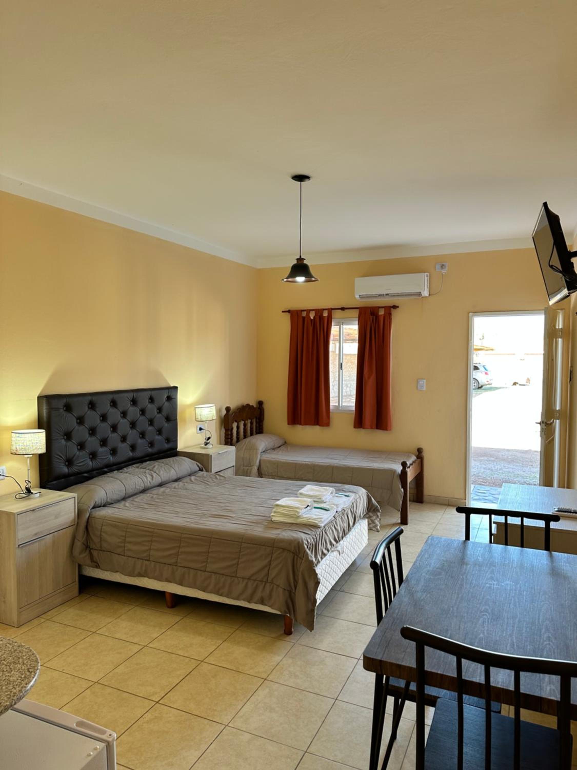Basic Triple Room photo 3