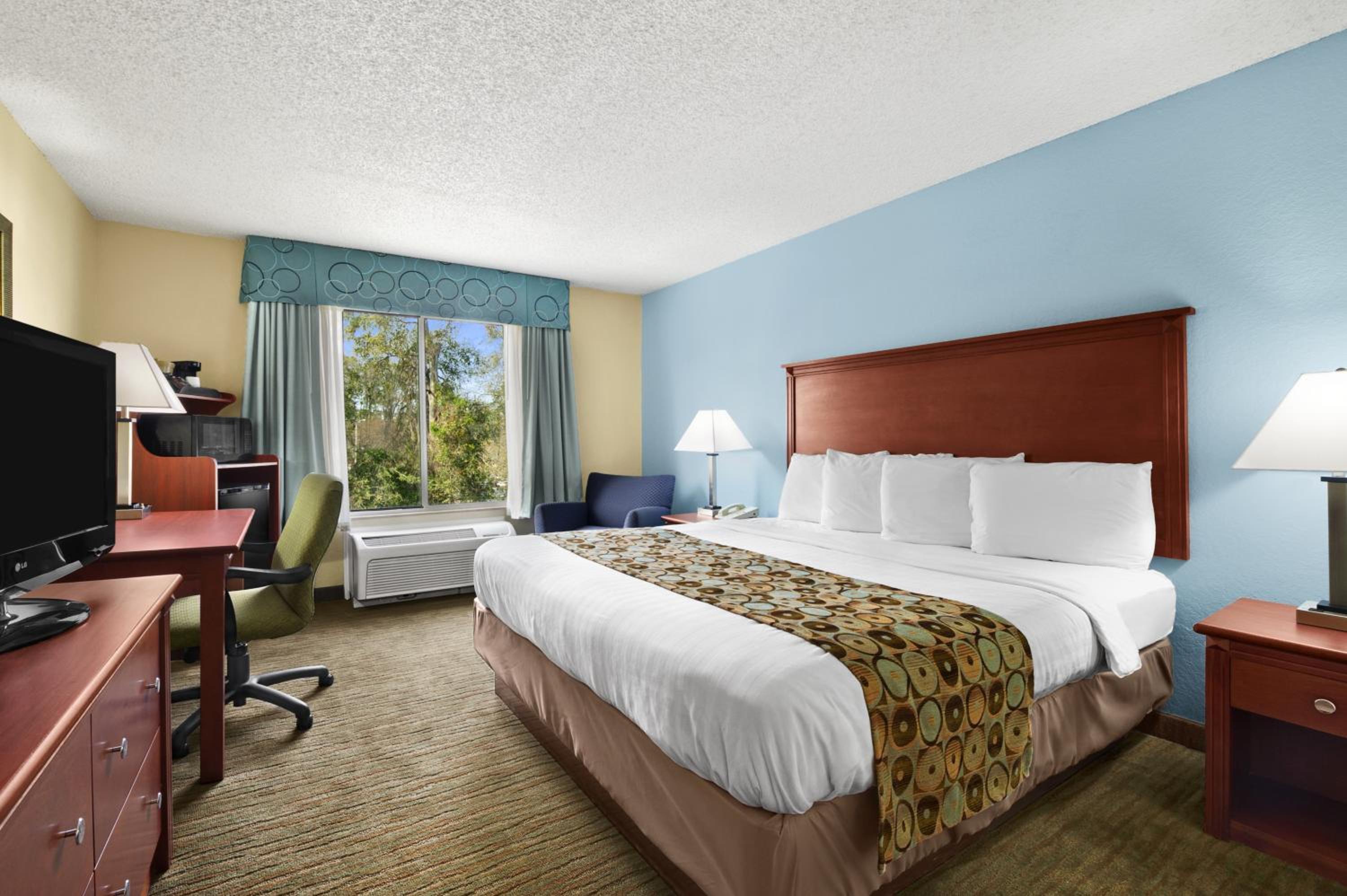 King Studio Suite - Non-Smoking - Photo 2