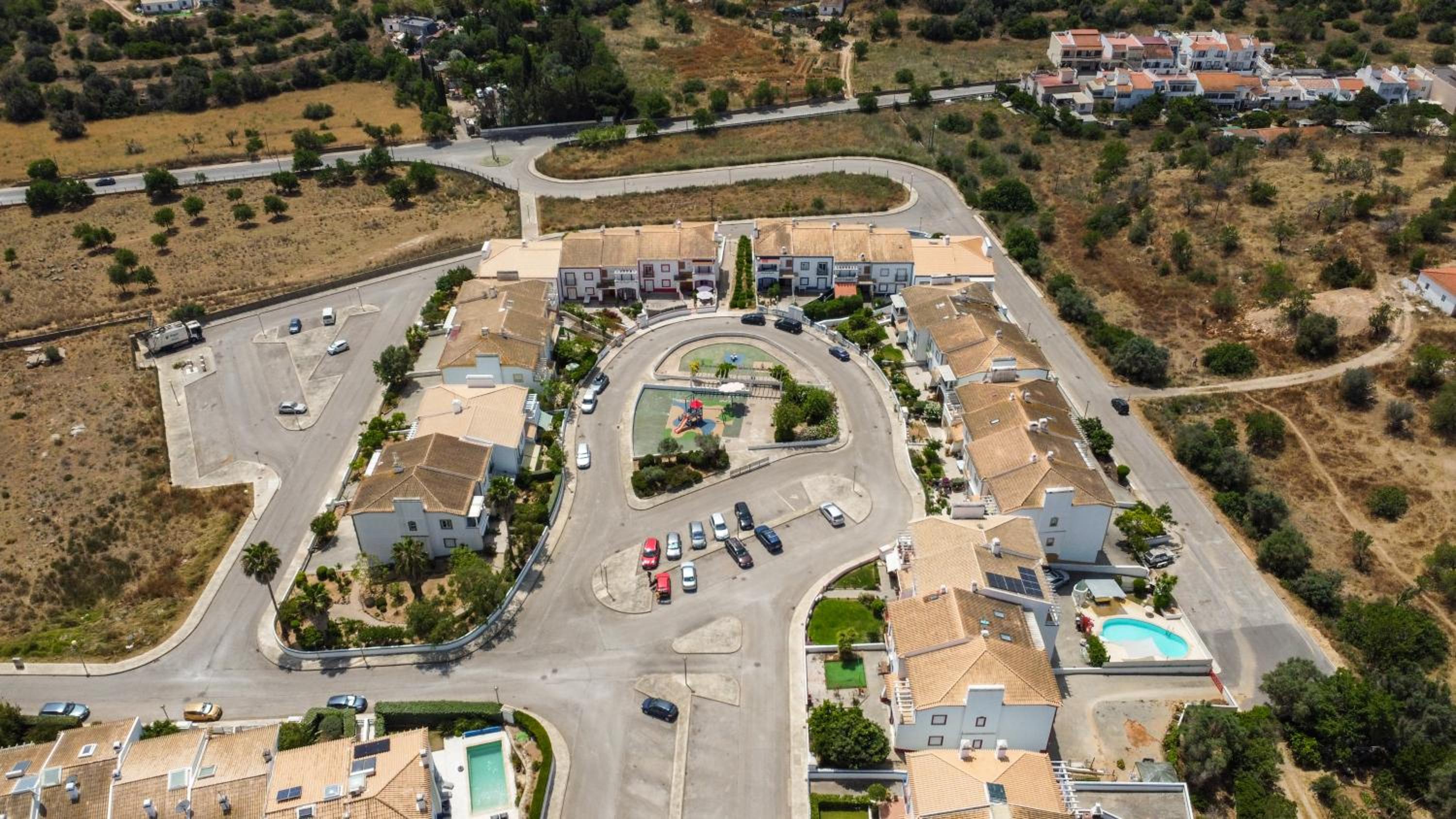 Two-Bedroom Apartment photo 2