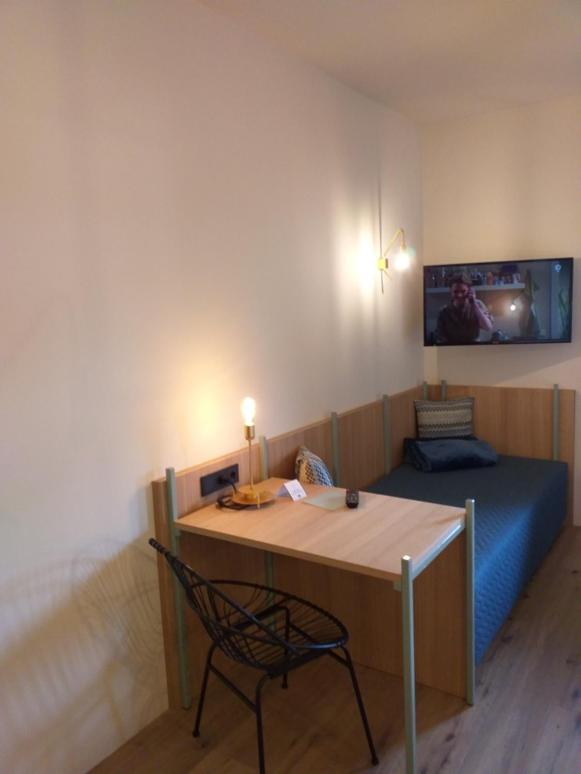 Deluxe Double Room with Extra Bed - Photo 11