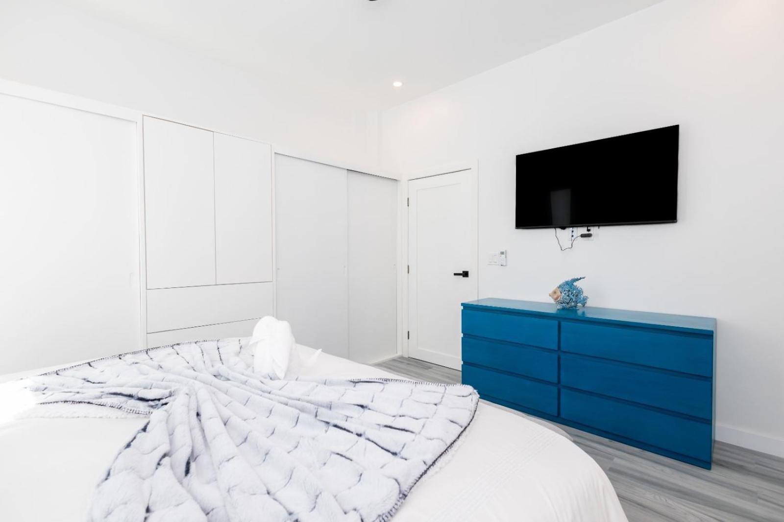 Two-Bedroom Apartment - Photo 18