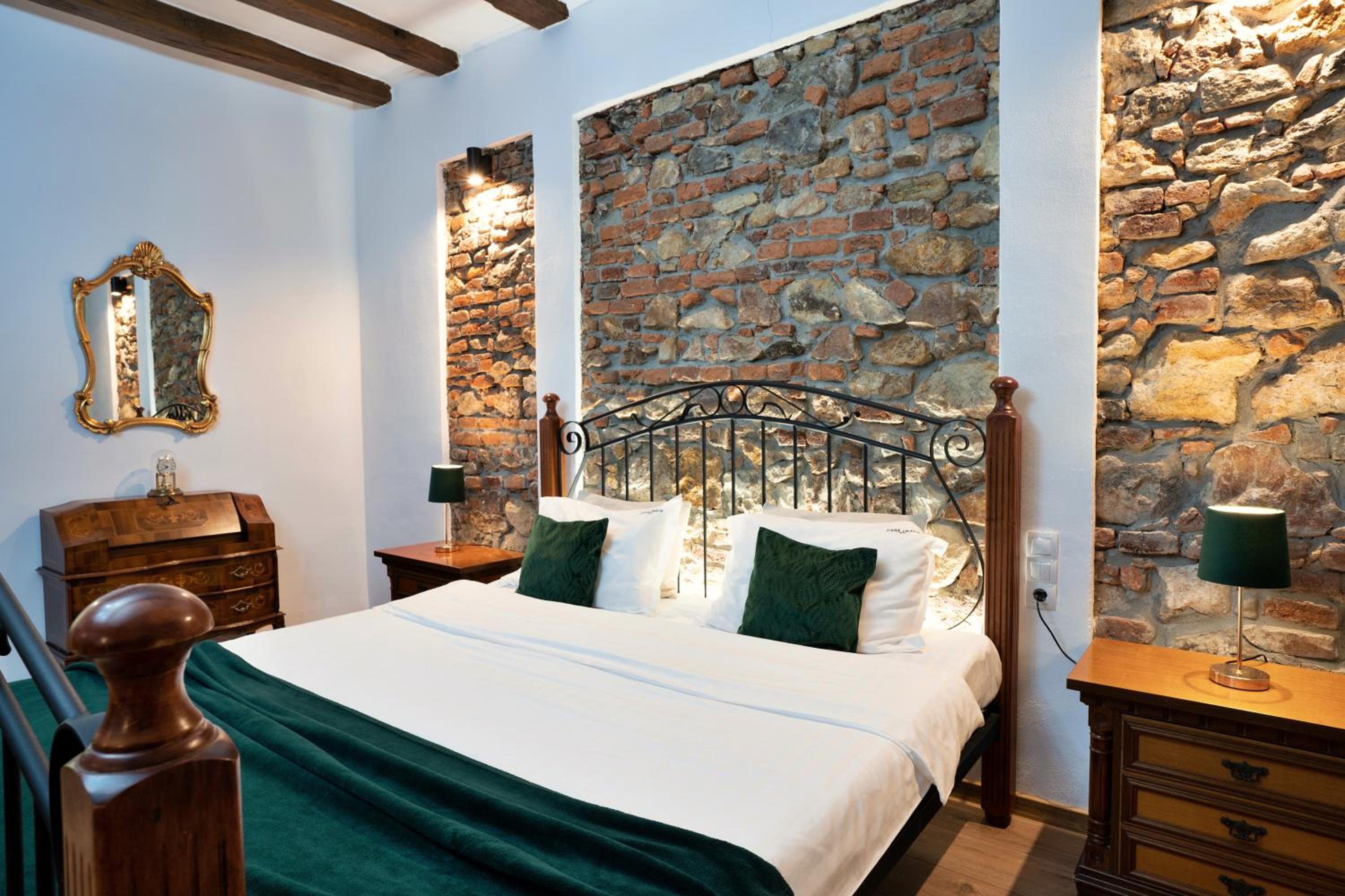 One-Bedroom Premium Apartment - Photo 1