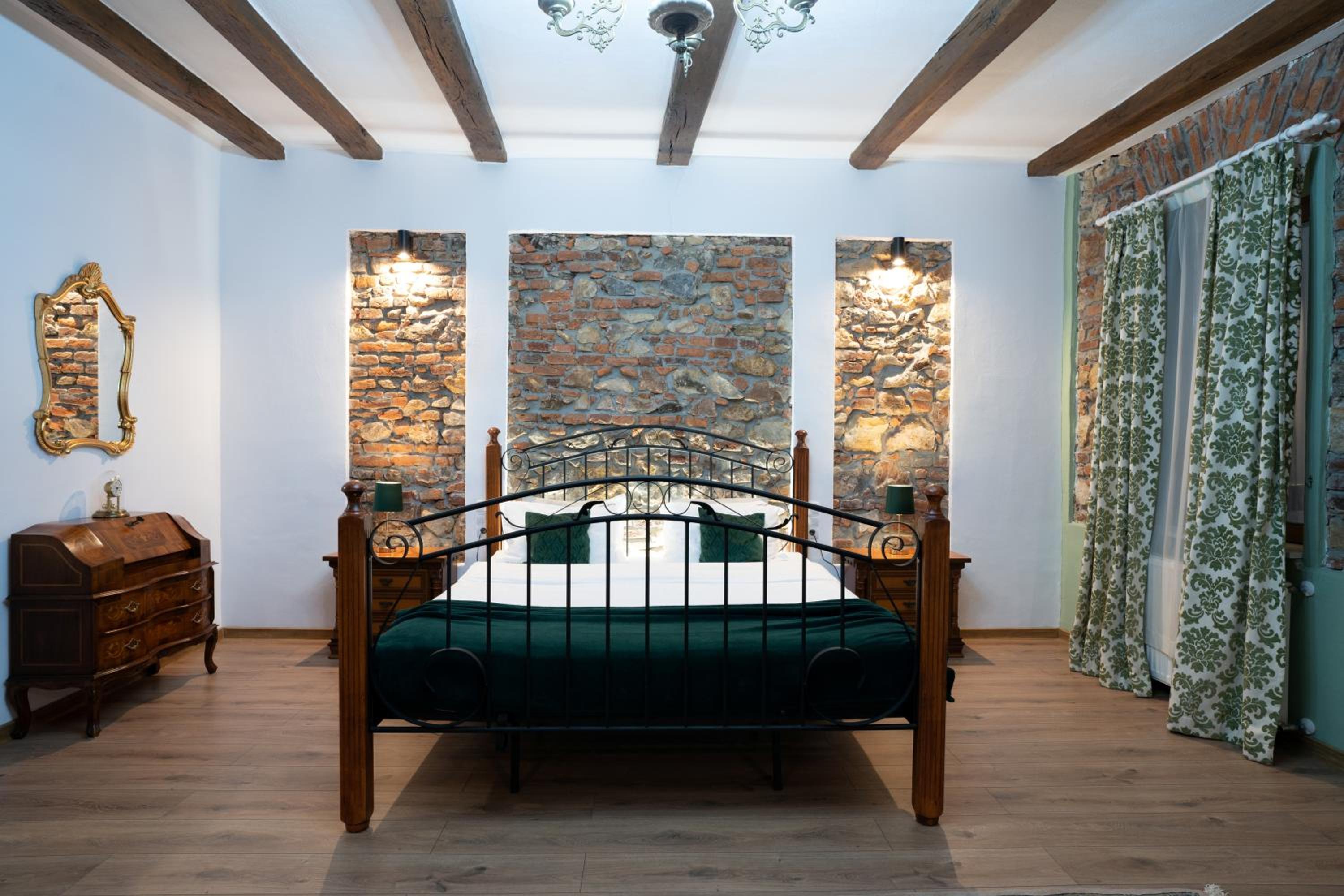 One-Bedroom Premium Apartment - Photo 4