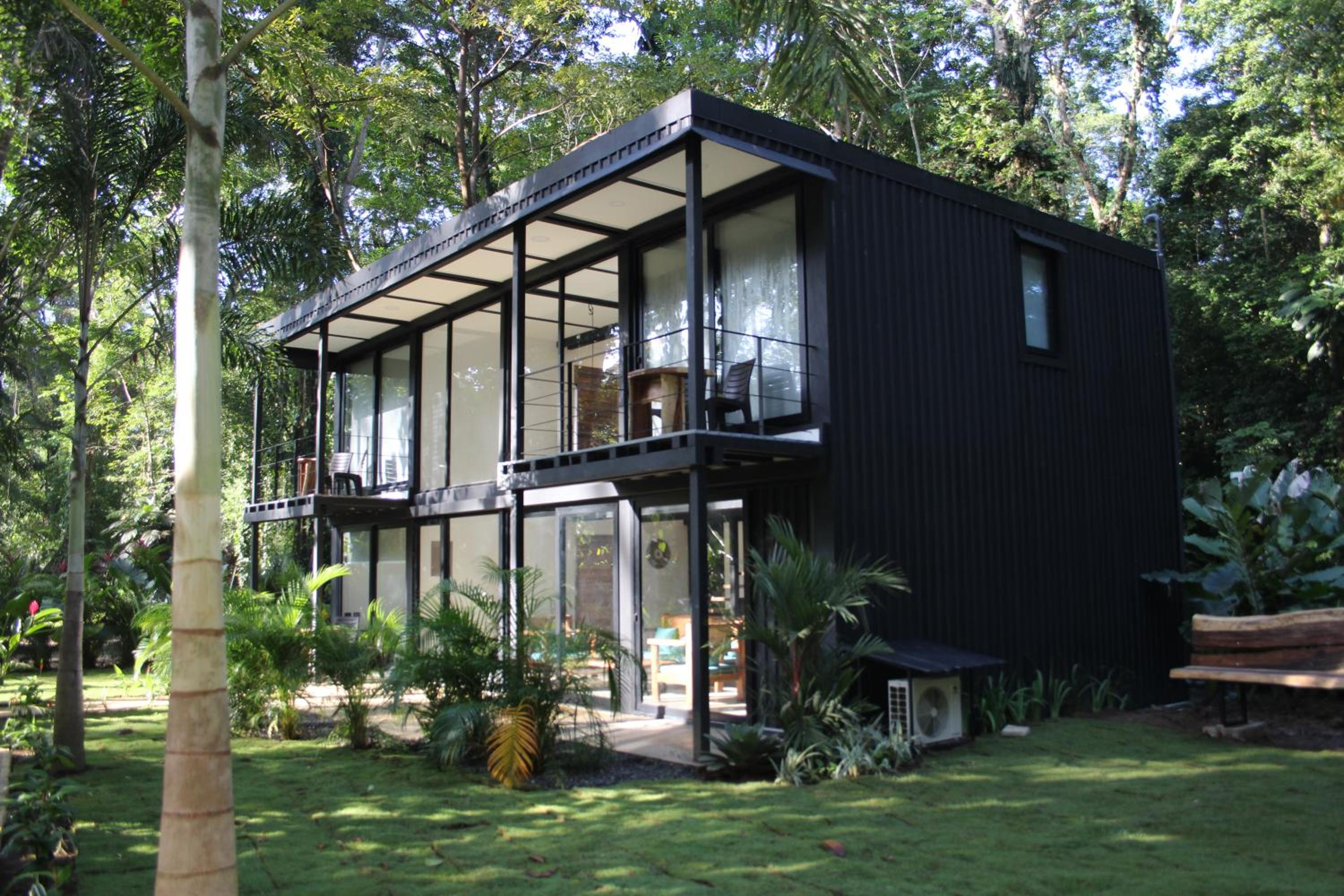 Three-Bedroom Villa photo 1